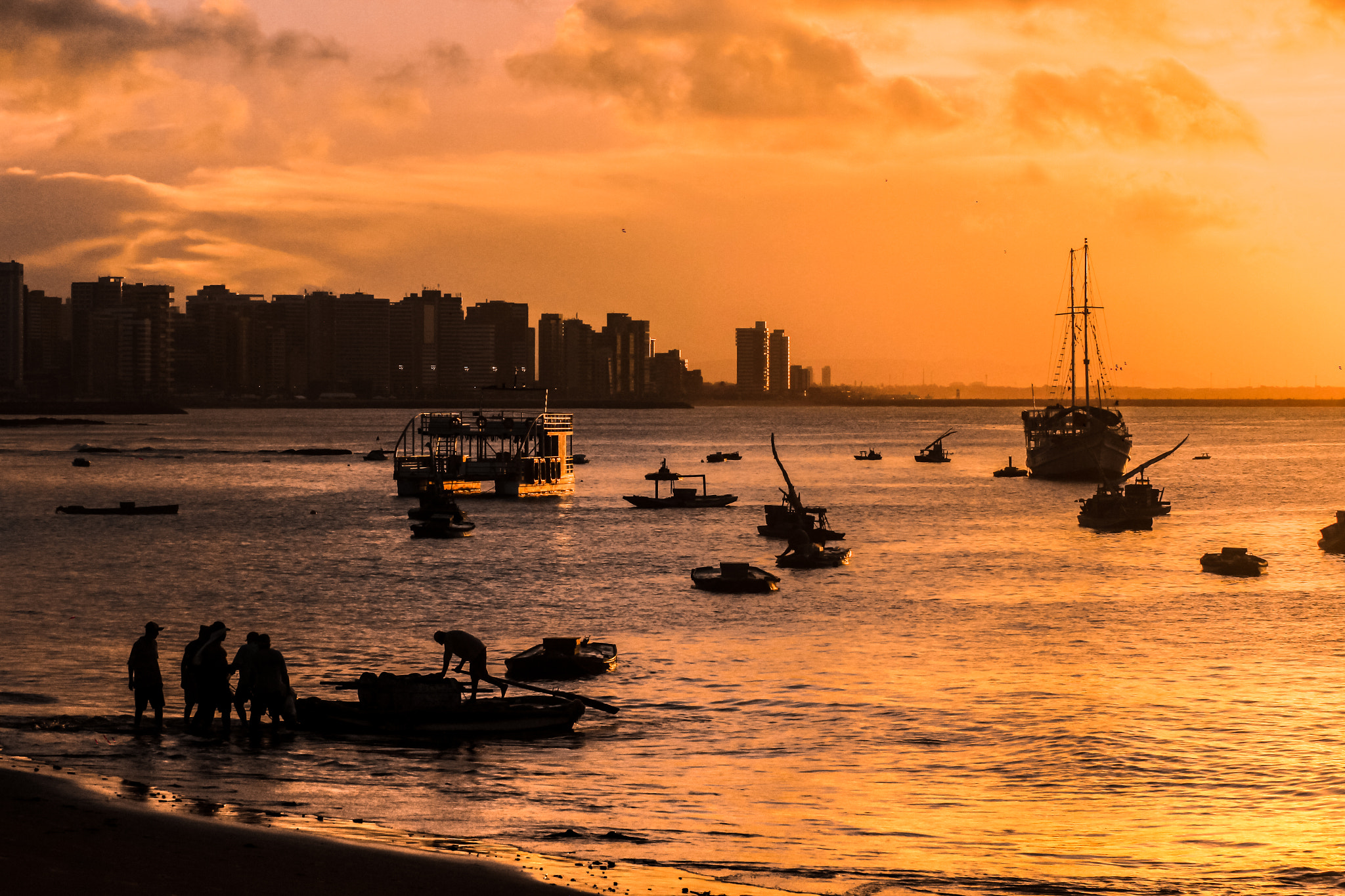 Canon EOS 700D (EOS Rebel T5i / EOS Kiss X7i) + Canon EF 70-200mm F4L USM sample photo. Sunset fortaleza photography