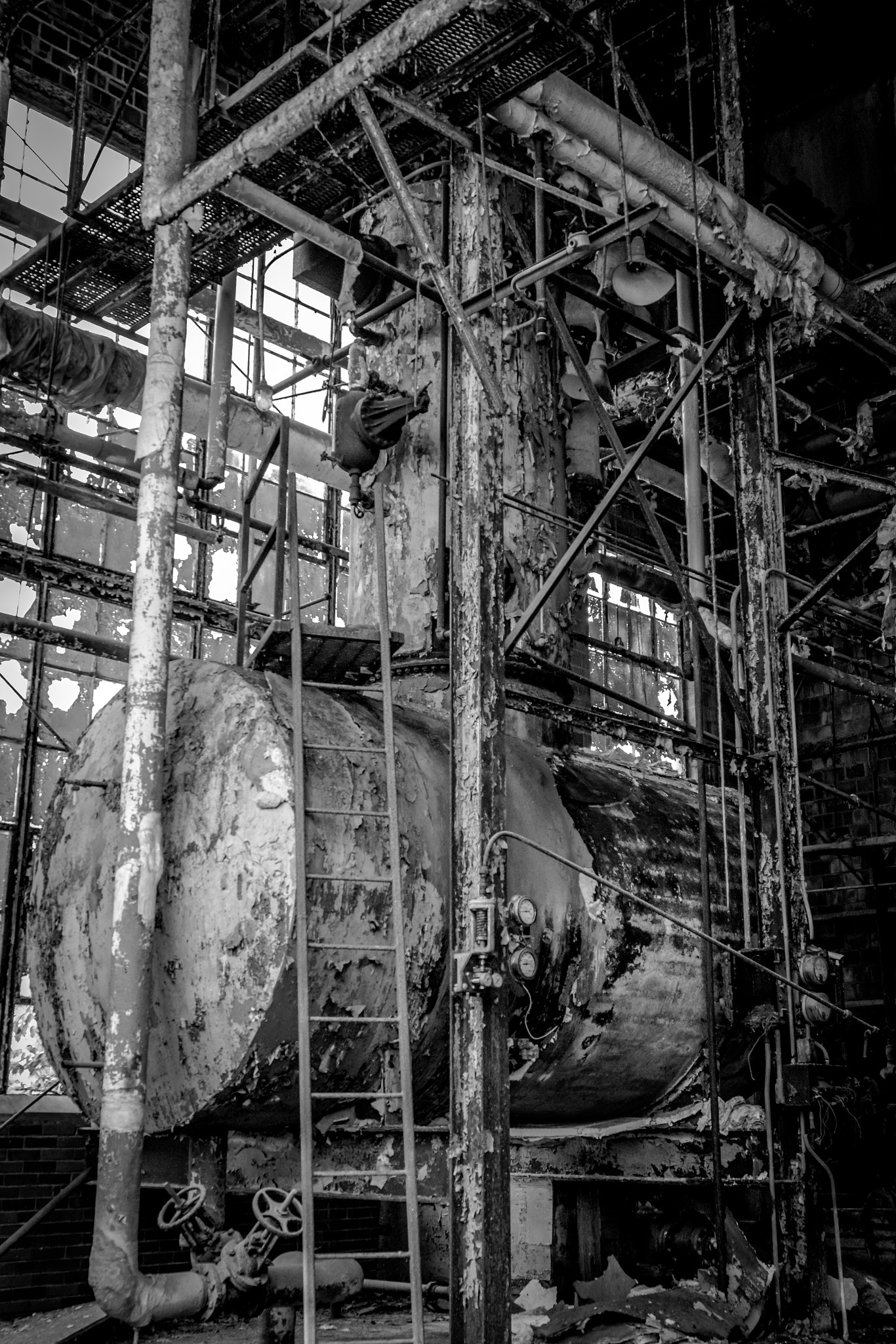 Canon EF 400mm f/2.8L sample photo. The boiler room photography