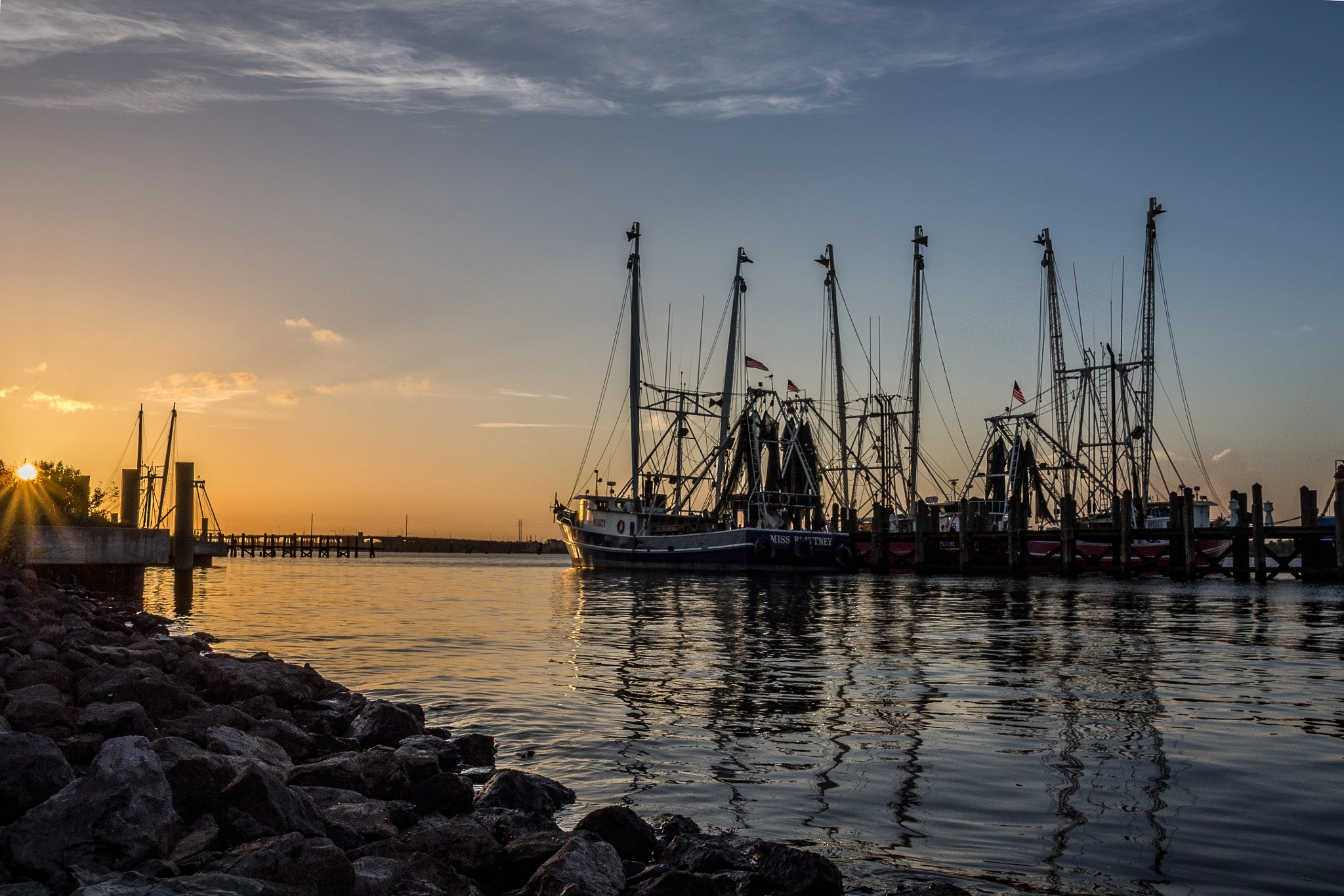 Olympus OM-D E-M5 + OLYMPUS 14-54mm Lens sample photo. Biloxi's back bay photography