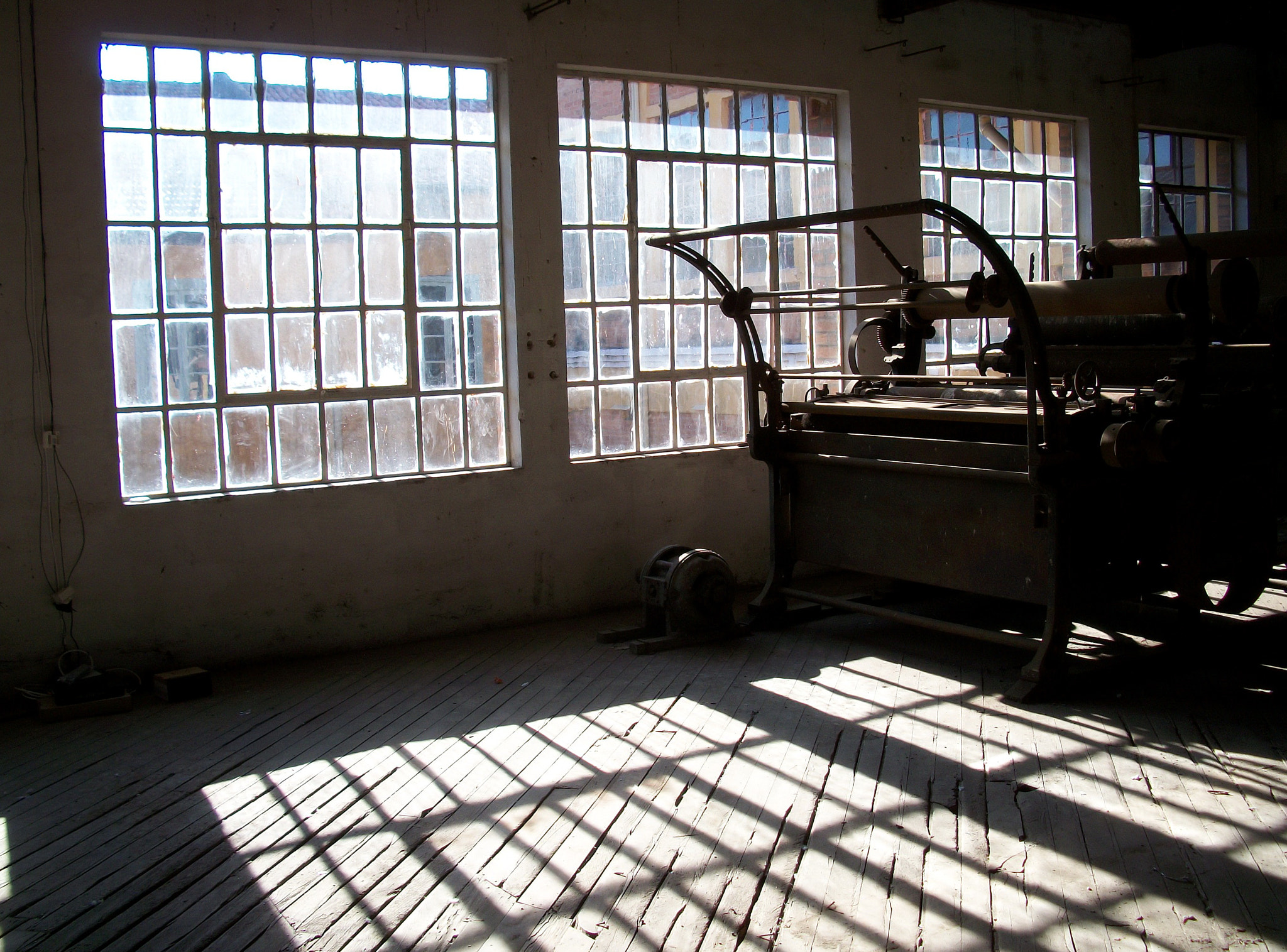 Kodak EASYSHARE M340 DIGITAL CAMERA sample photo. Old factory photography