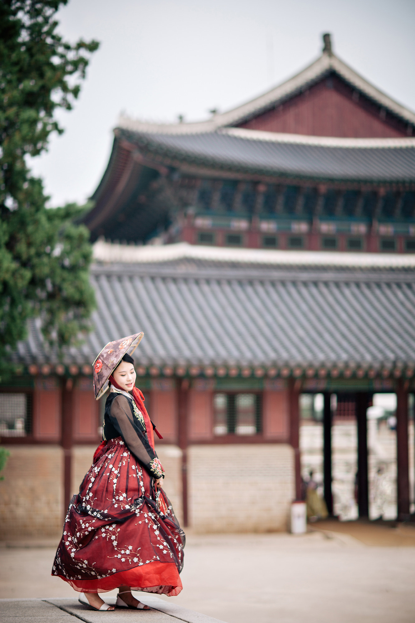 Canon EF 85mm F1.2 sample photo. Korea traditional dress, hanbok photography