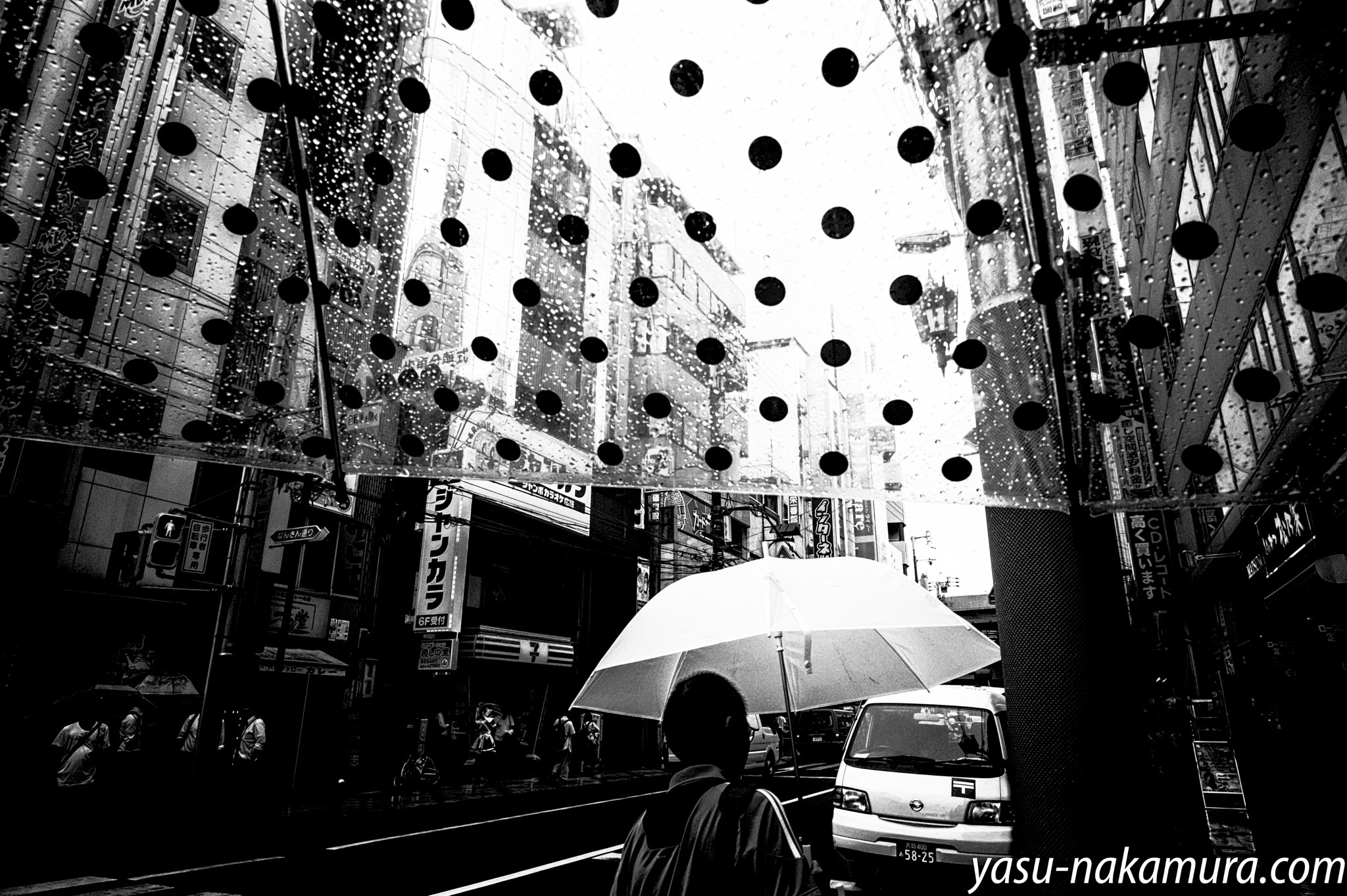 Leica Super-Elmar-M 21mm F3.4 ASPH sample photo. Drops & dots photography