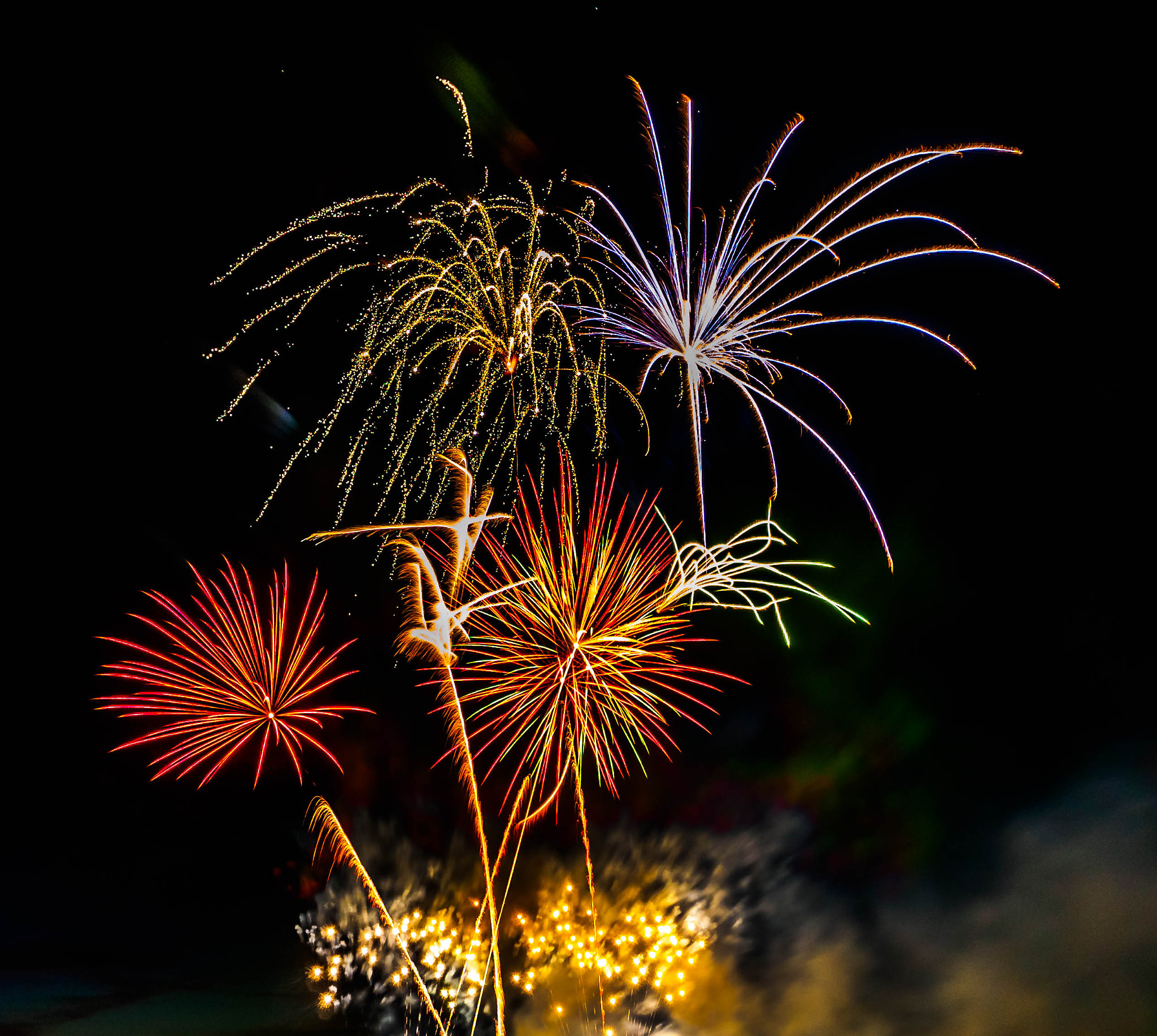 Olympus OM-D E-M5 II + OLYMPUS M.12-50mm F3.5-6.3 sample photo. Fireworks photography
