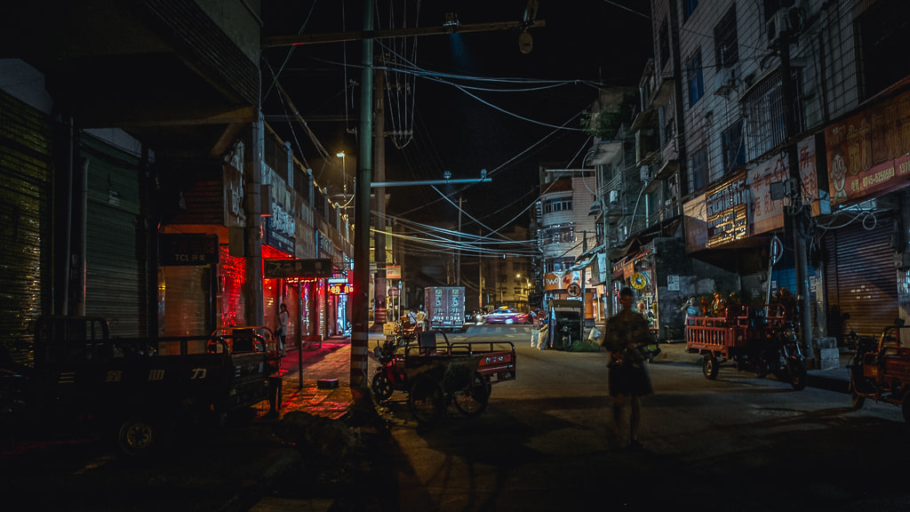 Fujifilm X-M1 + Fujifilm XF 18-55mm F2.8-4 R LM OIS sample photo. 中国辰溪街头夜色 photography