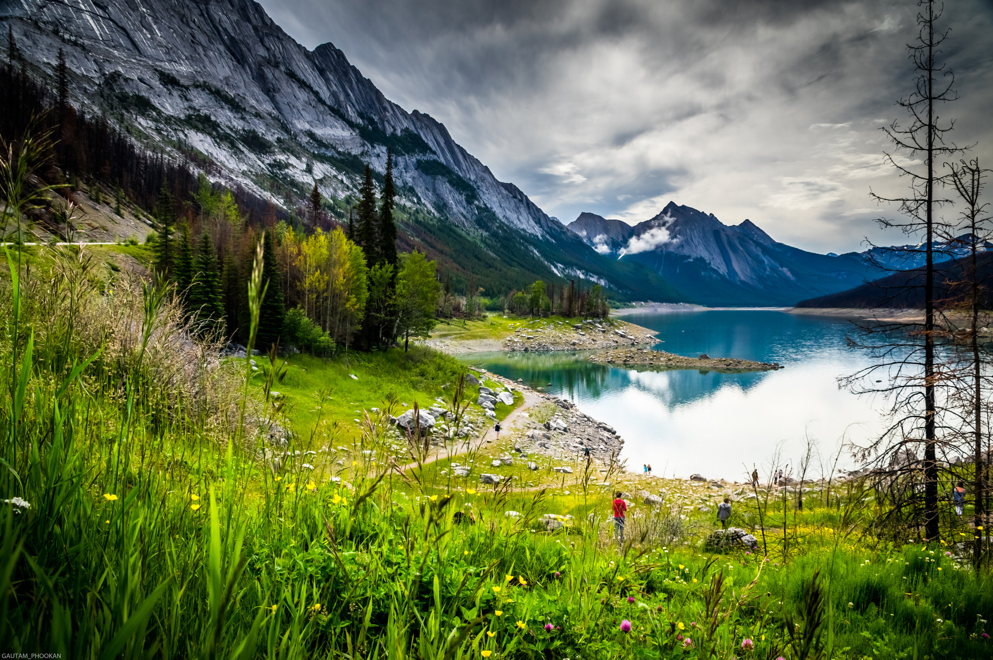 Sigma 18-300mm F3.5-6.3 DC Macro HSM sample photo. Medicine lake photography
