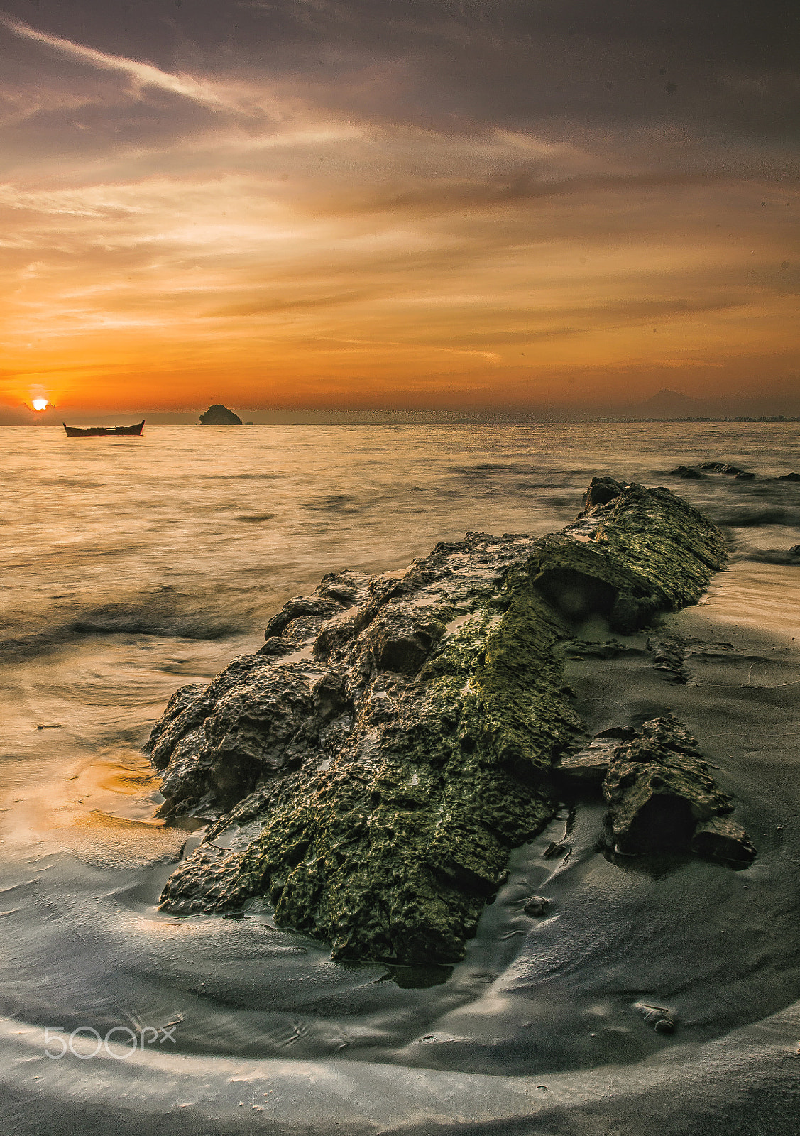 Canon EOS 500D (EOS Rebel T1i / EOS Kiss X3) + Canon EF 16-35mm F2.8L USM sample photo. Sunrise spirit, ujung pancu, aceh besar -  indonesia photography