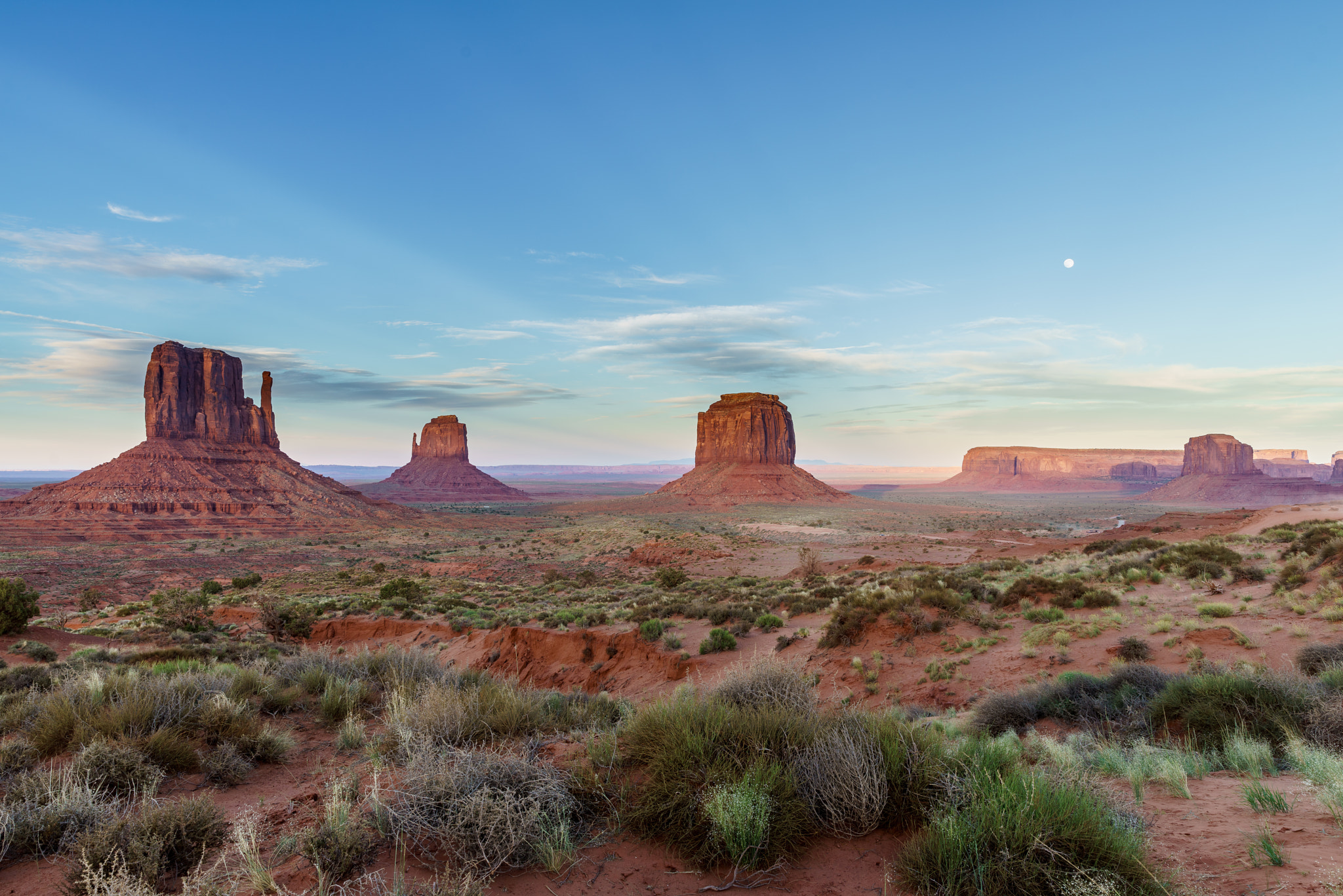 Sony a7R + Sony 70-400mm F4-5.6 G SSM sample photo. Sunset and moonrise, monument valley. photography