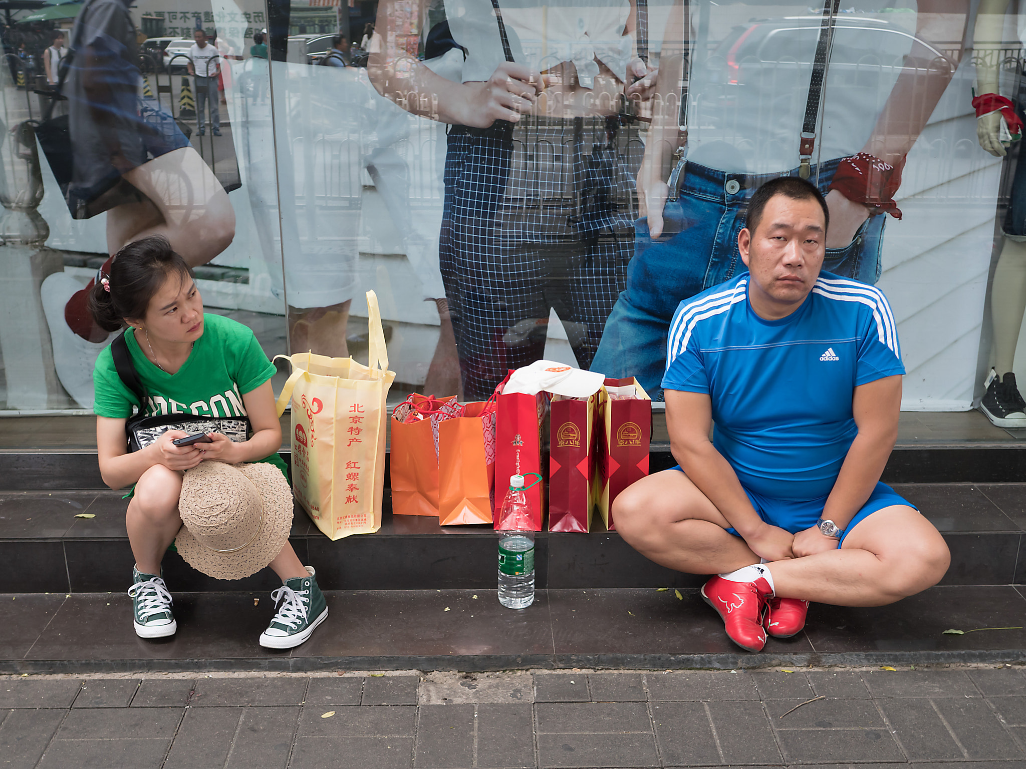 Panasonic Lumix DMC-GX8 + LEICA DG SUMMILUX 15/F1.7 sample photo. Husband and wife photography