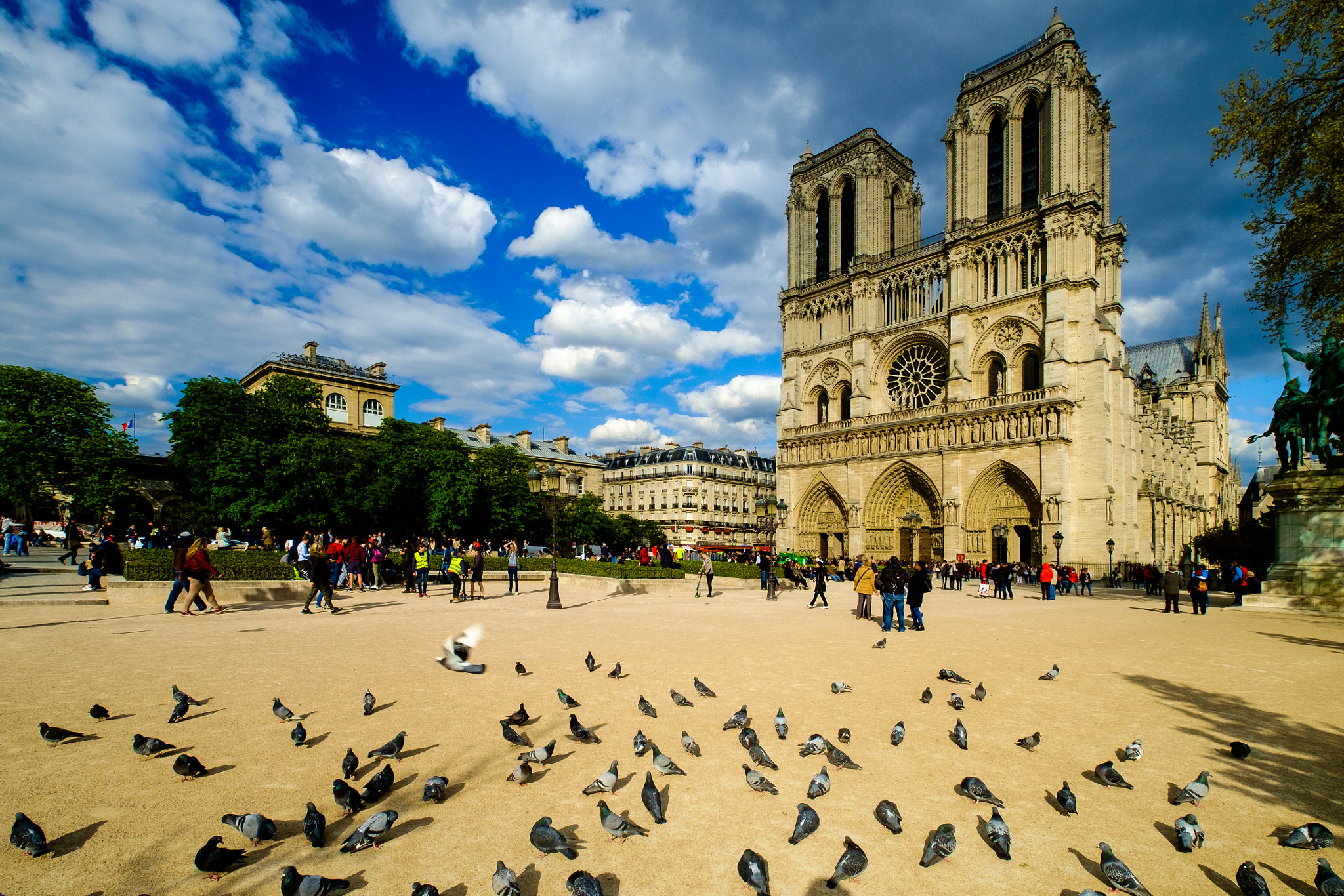 Fujifilm X-E1 + Fujifilm XF 10-24mm F4 R OIS sample photo. Notre dame de paris photography