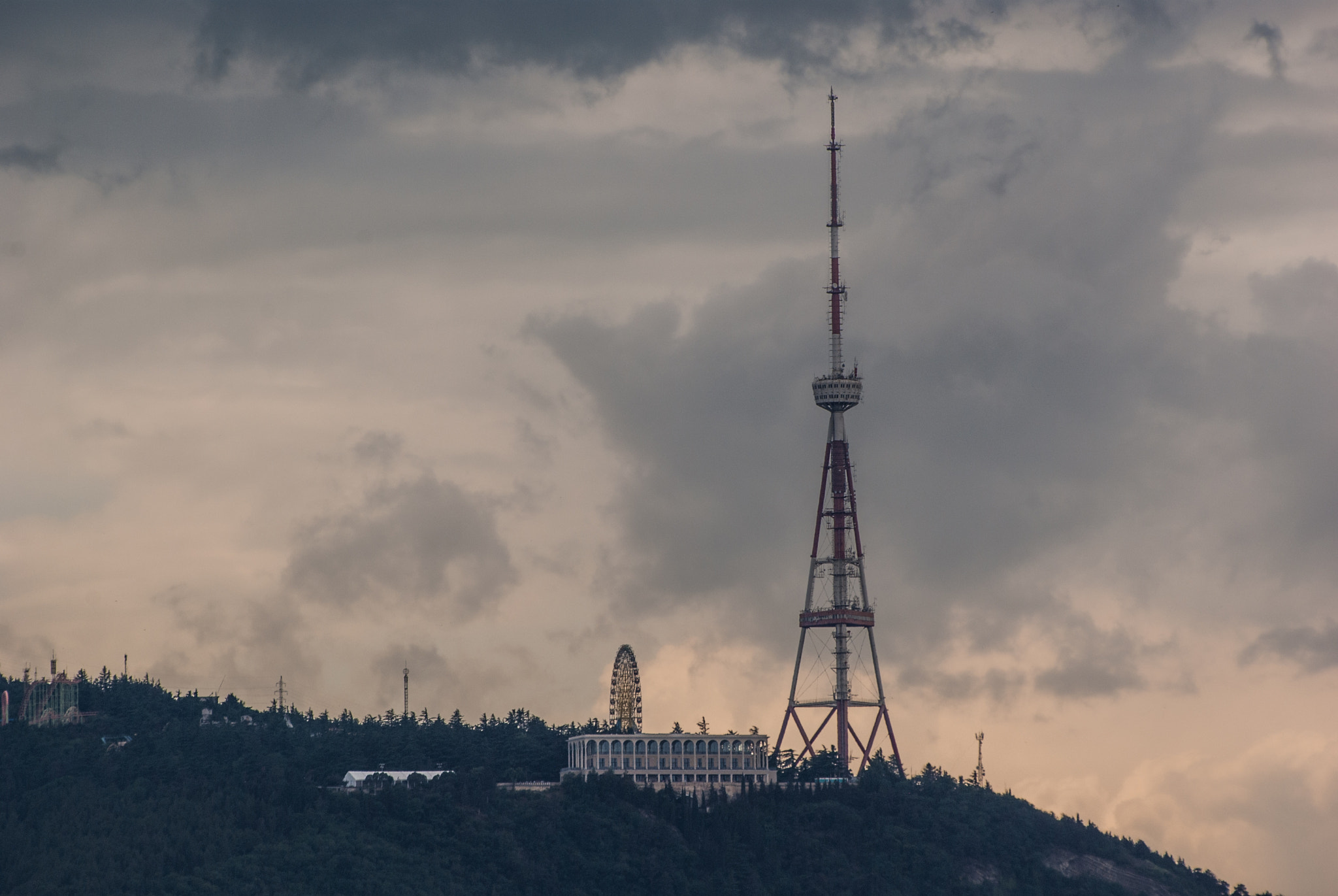 Pentax K10D + Sigma sample photo. Tower to the sky photography