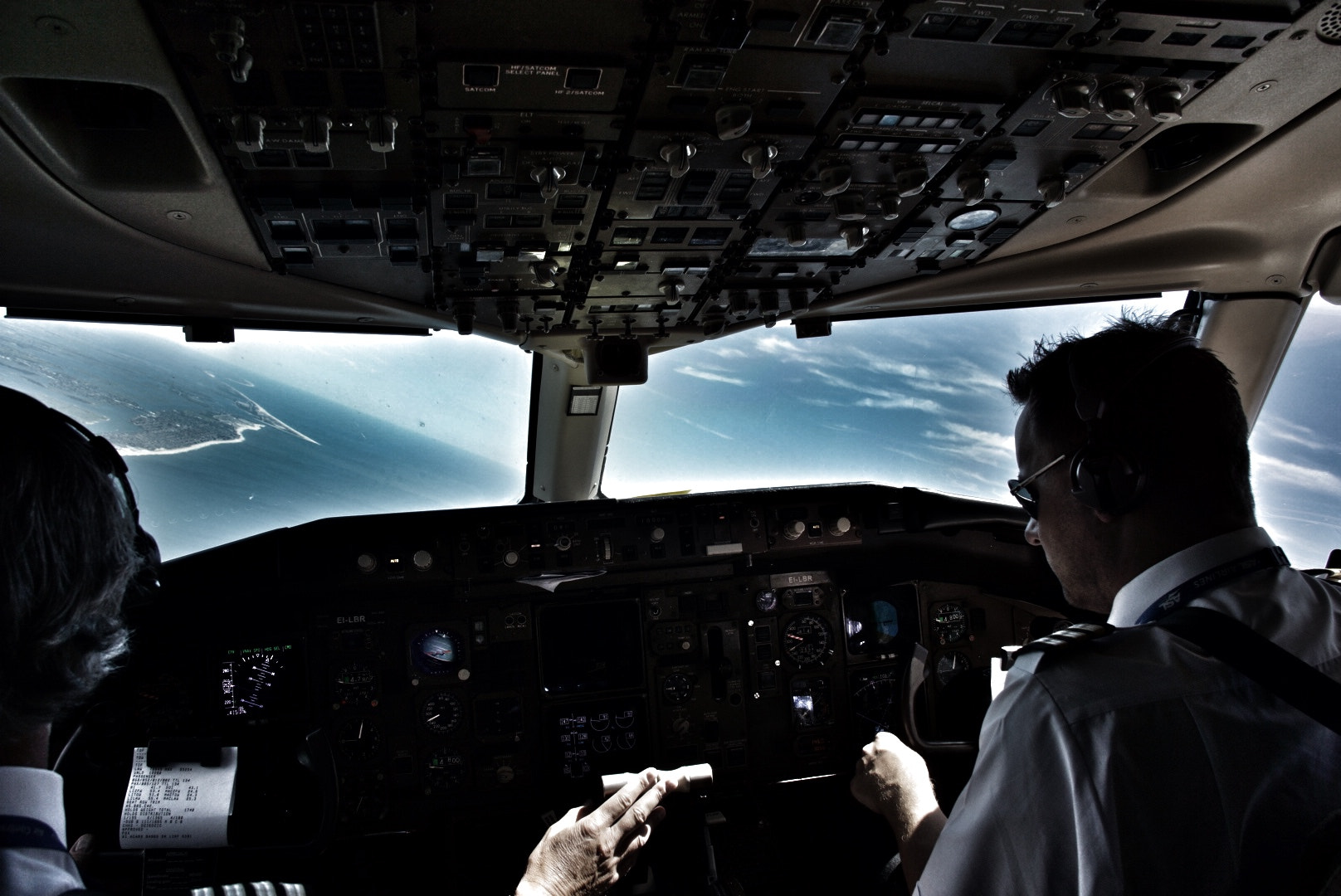 Sony Alpha NEX-7 + Sony Vario-Tessar T* E 16-70mm F4 ZA OSS sample photo. On the climb out from new york's jfk airport in an ... photography