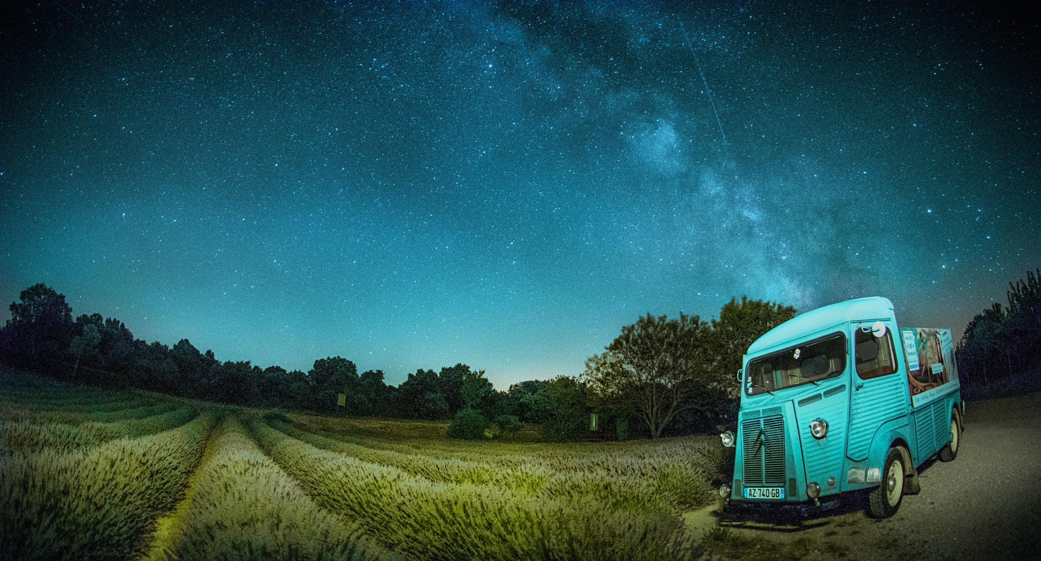 Nikon AF DX Fisheye-Nikkor 10.5mm F2.8G ED sample photo. The van photography