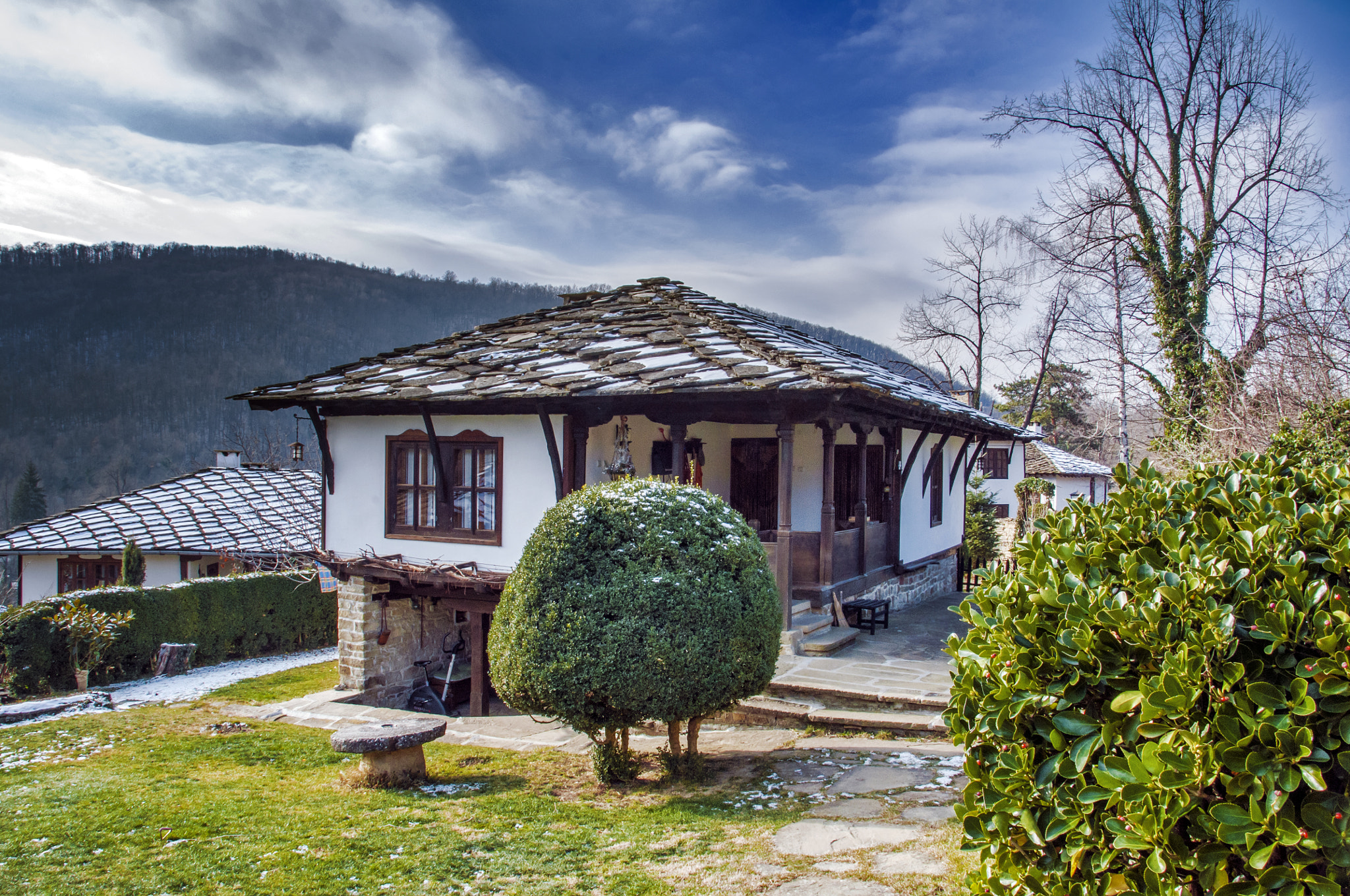 Sigma 18-200mm F3.5-6.3 DC OS HSM sample photo. Bulgarian  old  house photography