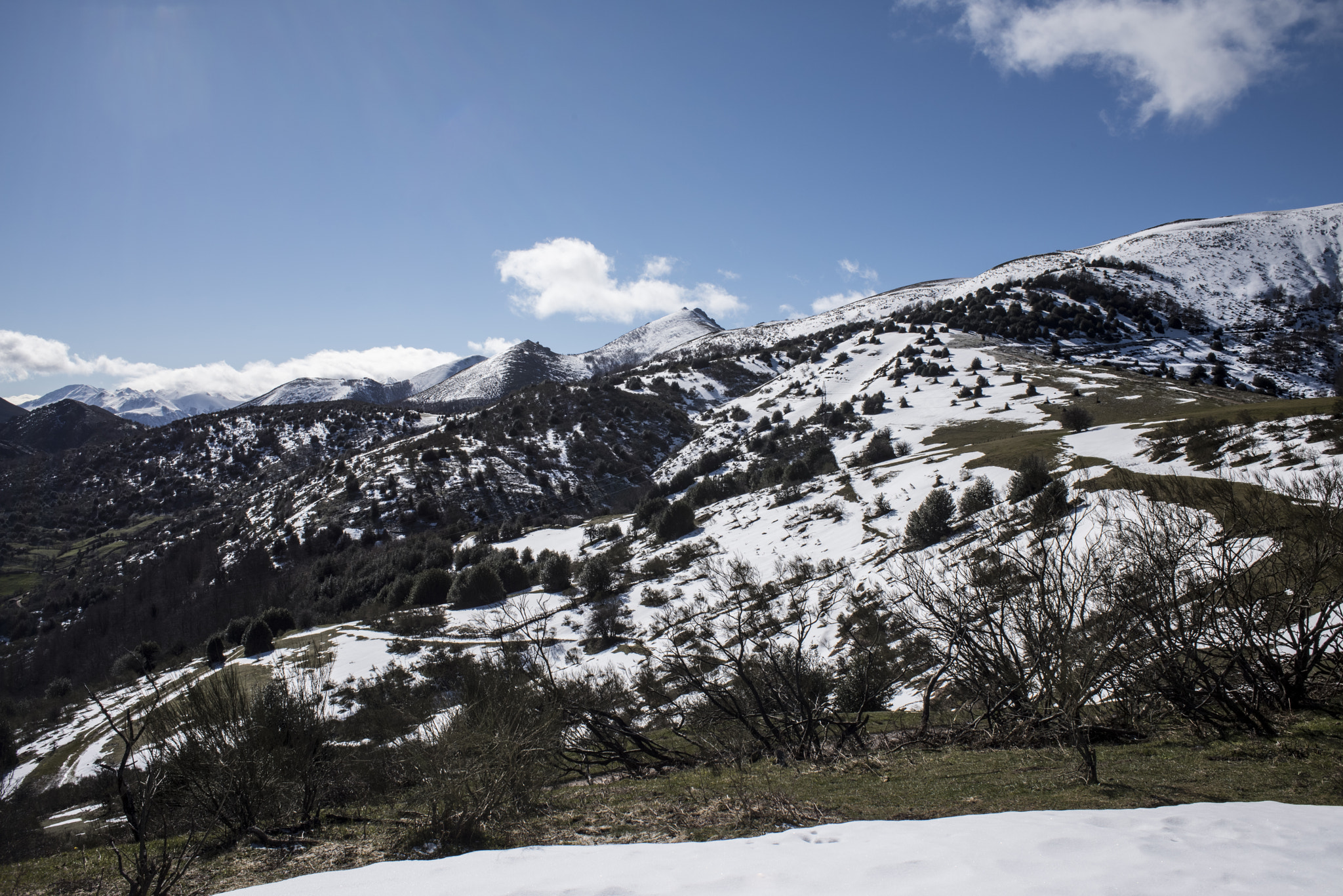 Nikon D810 + Nikon AF Nikkor 28mm F2.8D sample photo. Sierra de sobia, asturias, northern spain. photography