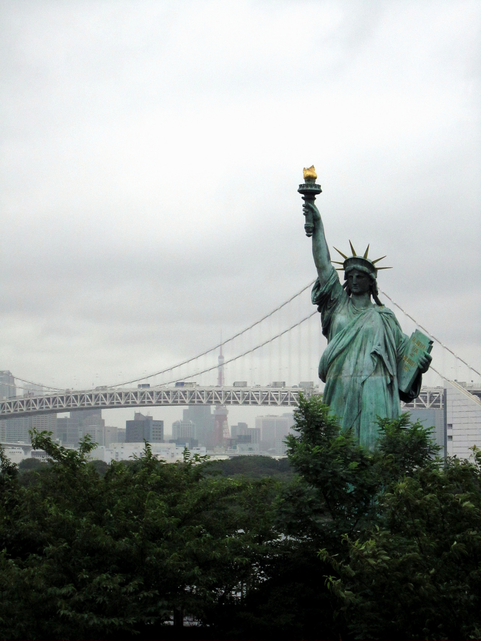 Canon PowerShot SD3500 IS (IXUS 210 / IXY 10S) sample photo. Replica of the statue of liberty, tokyo, japan photography