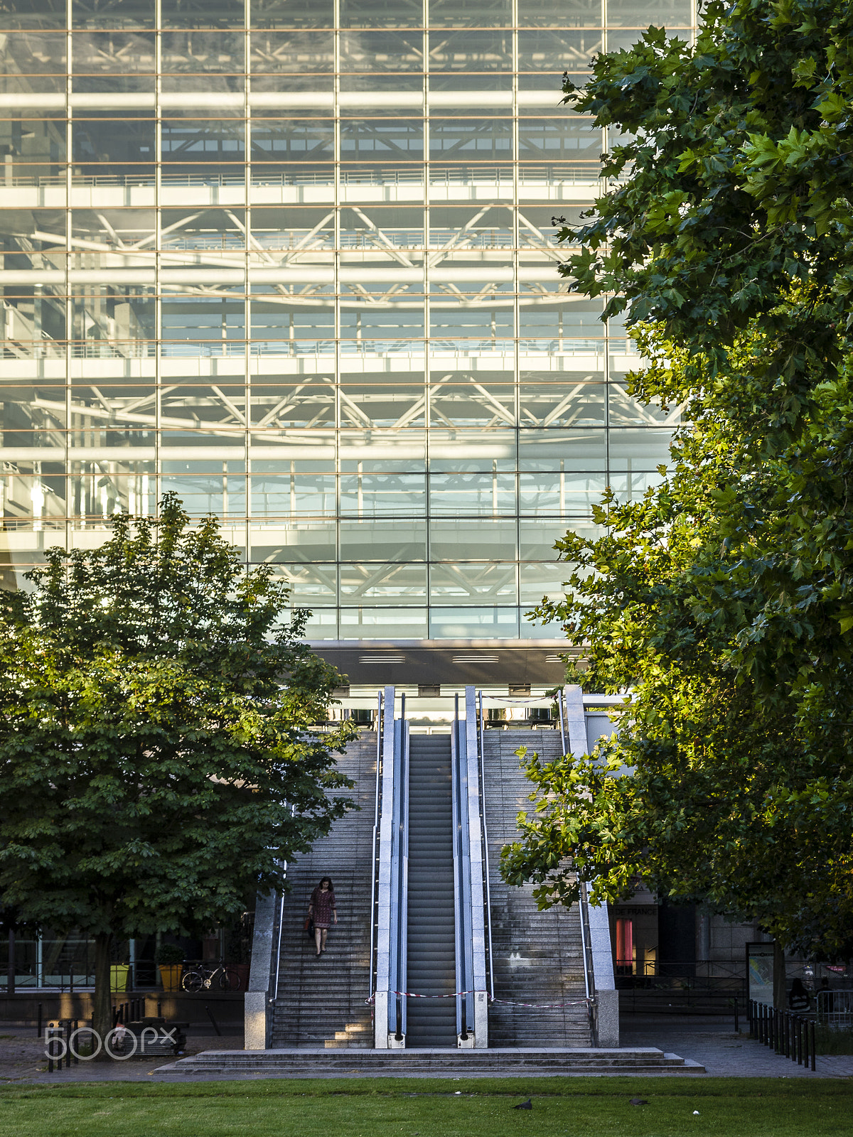 Pentax K-5 + Sigma 17-70mm F2.8-4 DC Macro OS HSM sample photo. L'escalier. photography