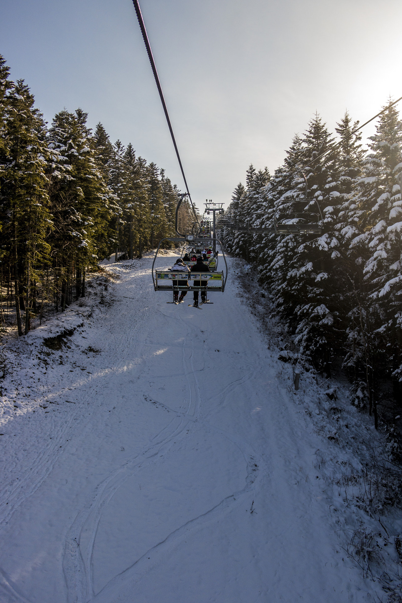 Samsung NX1000 + Samsung NX 20-50mm F3.5-5.6 ED sample photo. Ski photography
