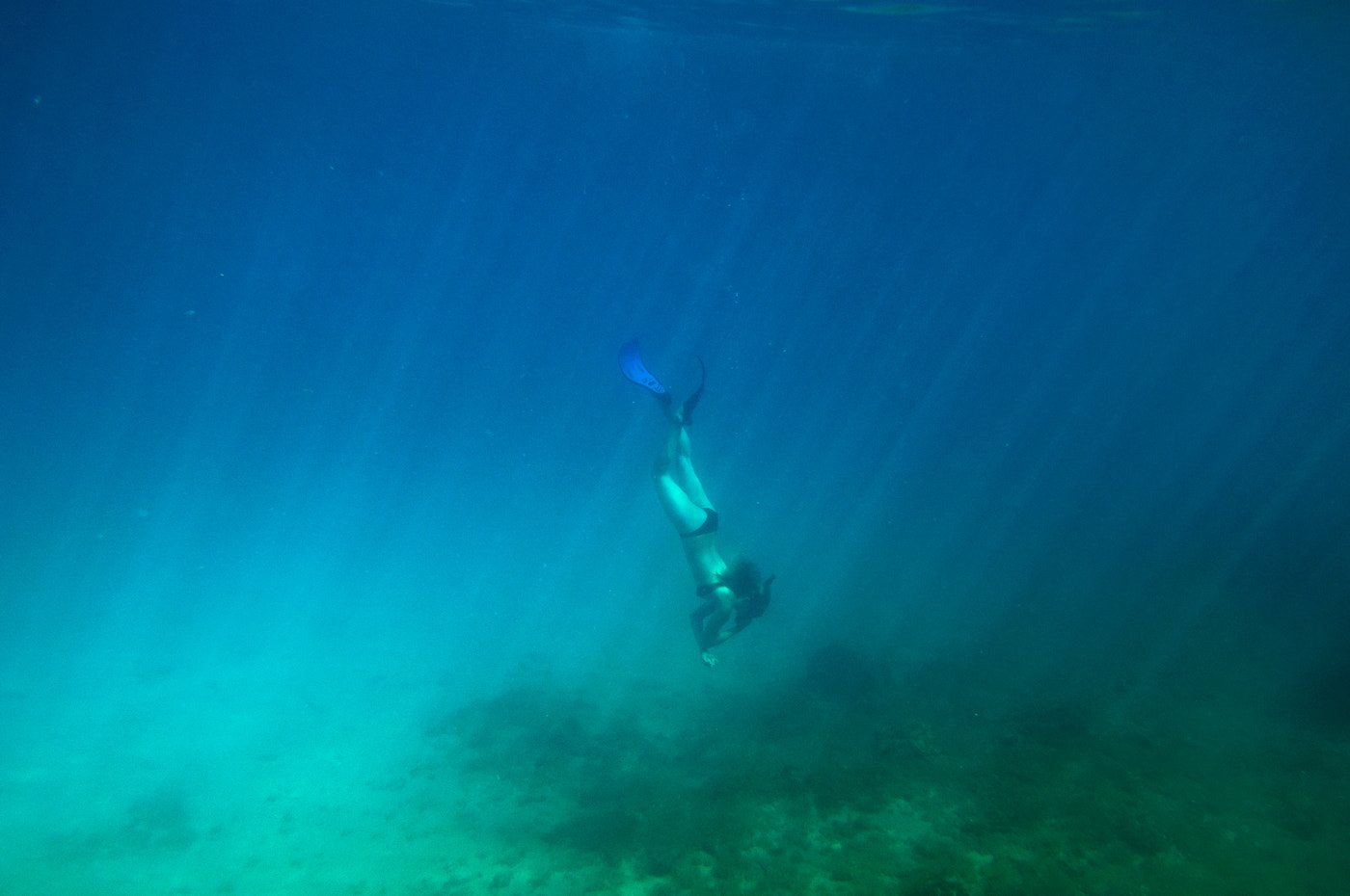 Nikon D5000 + Sigma 18-50mm F2.8 EX DC Macro sample photo. Diving girl photography