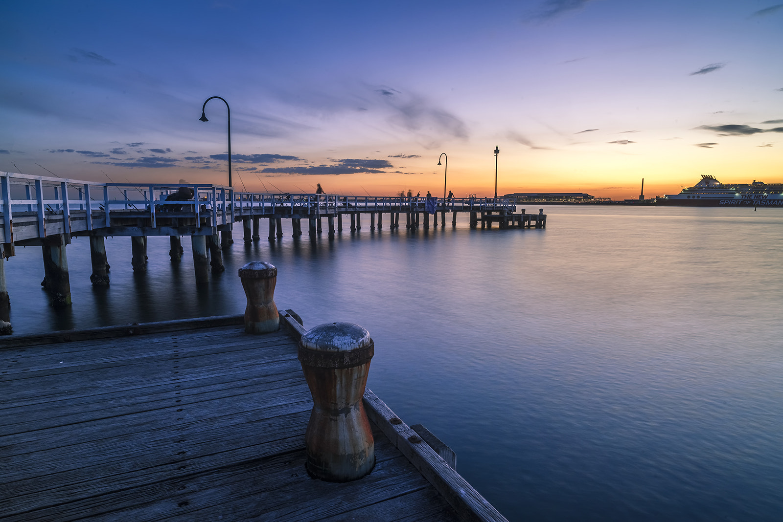 Nikon D810 + ZEISS Distagon T* 21mm F2.8 sample photo. Pier in sunset photography