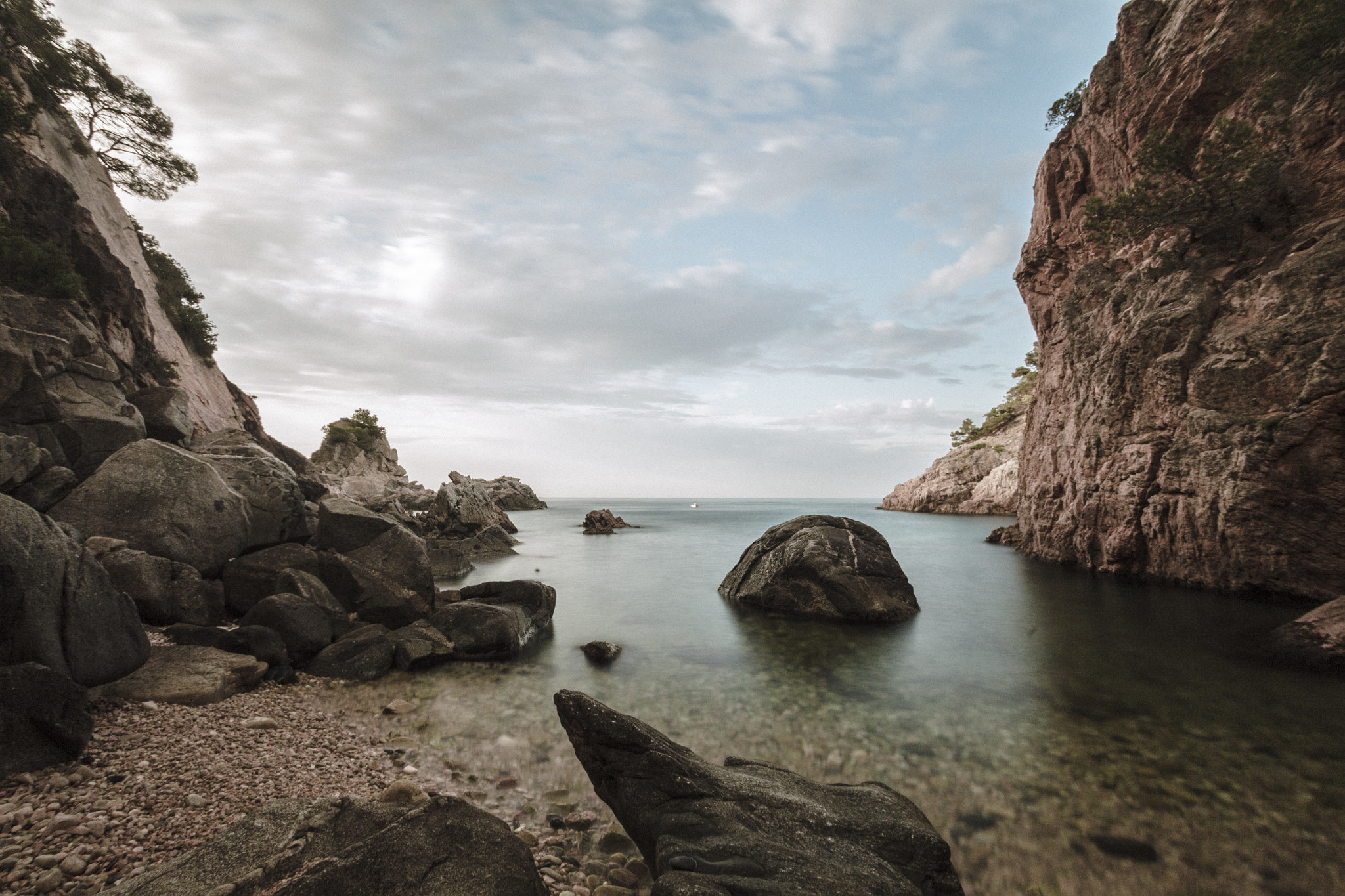 Sigma 10-20mm F3.5 EX DC HSM sample photo. Cala de la foradada (palamós) photography