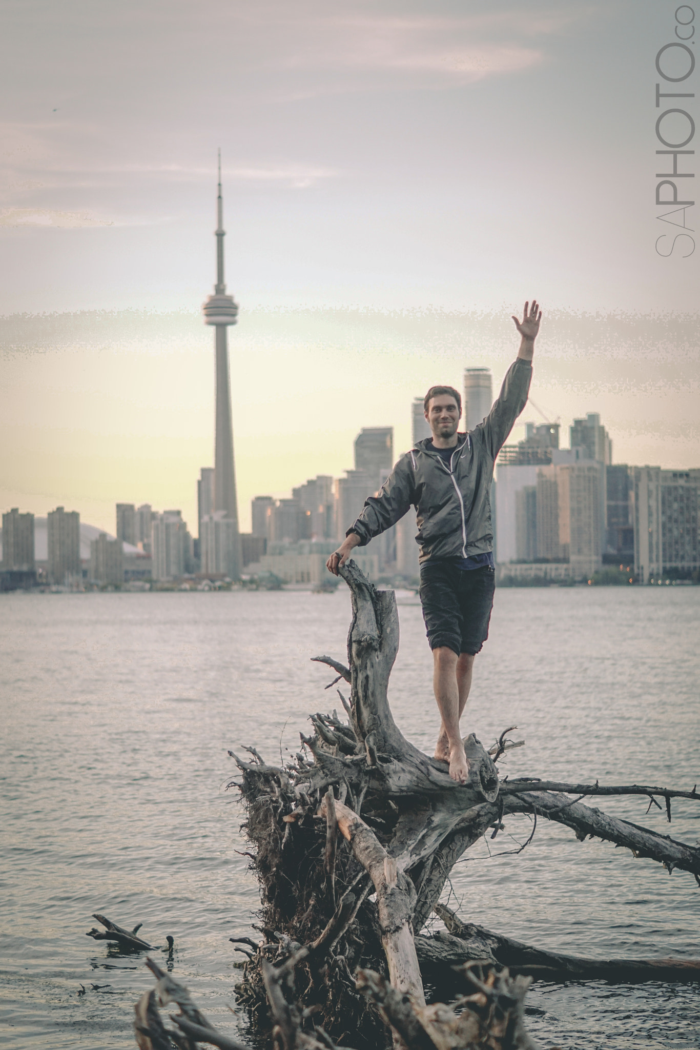 Sony ILCA-77M2 + Sony DT 50mm F1.8 SAM sample photo. Nearly as tall as the cn tower photography