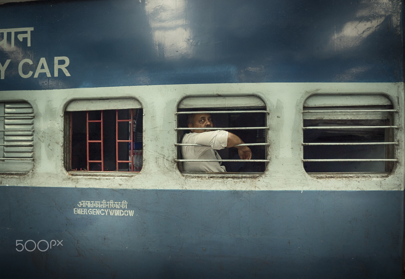 Sony a7S II + Sony Vario-Tessar T* FE 16-35mm F4 ZA OSS sample photo. New delhi railway station photography