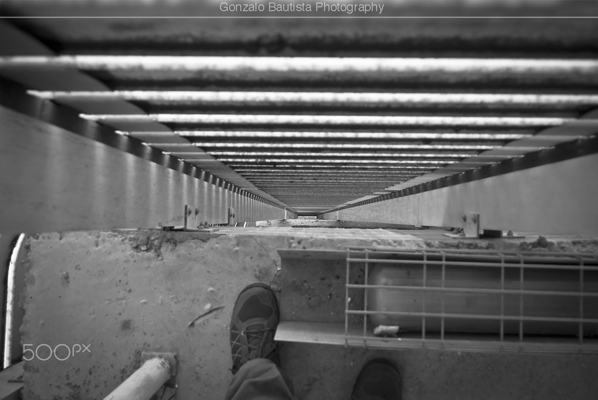 Nikon D40X + Tamron 18-270mm F3.5-6.3 Di II VC PZD sample photo. Urban abyss. photography