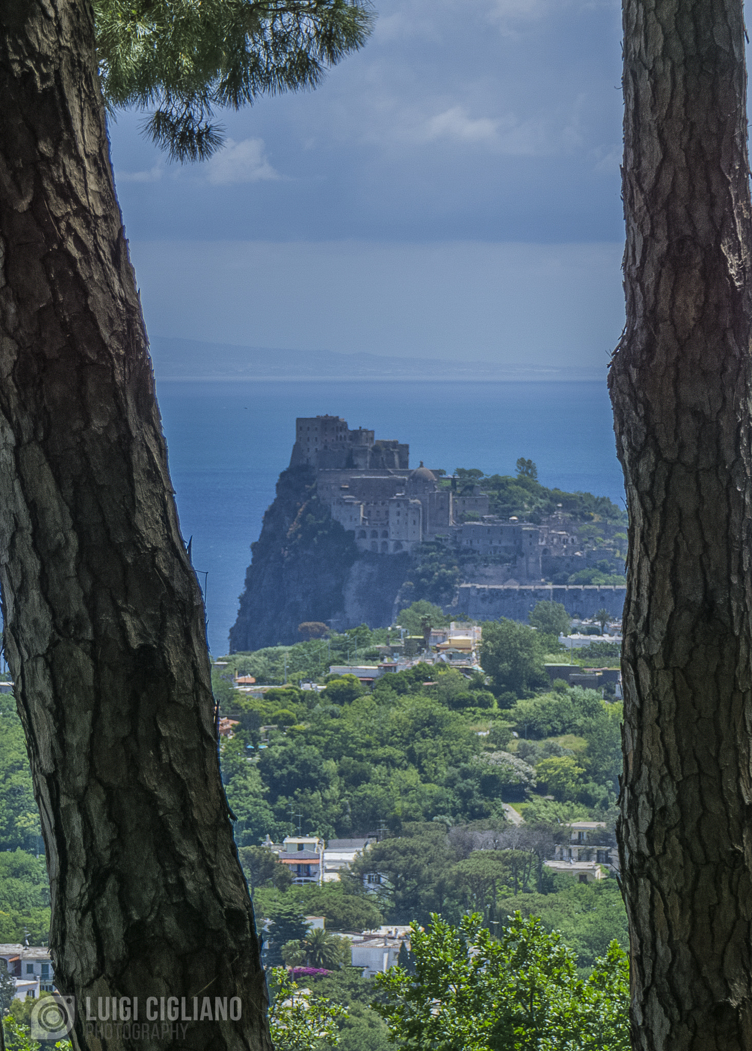 Sony a6000 + Sony FE 28-70mm F3.5-5.6 OSS sample photo. Ischia photography