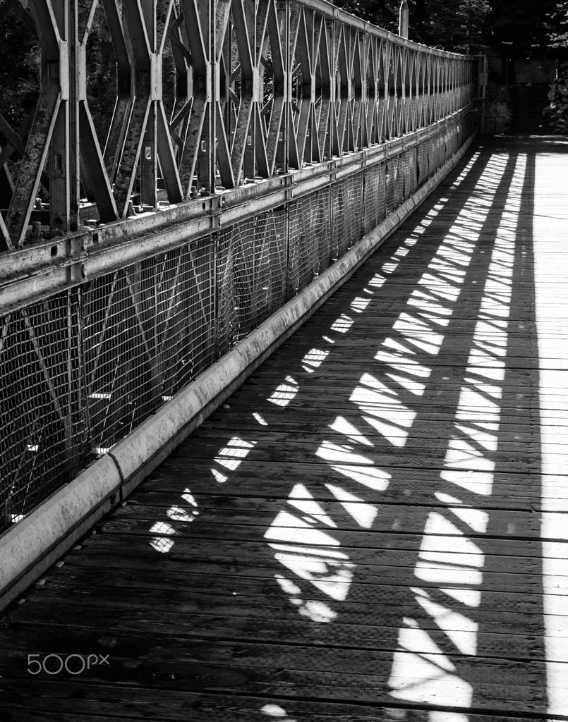 Olympus OM-D E-M5 sample photo. Shadows photography