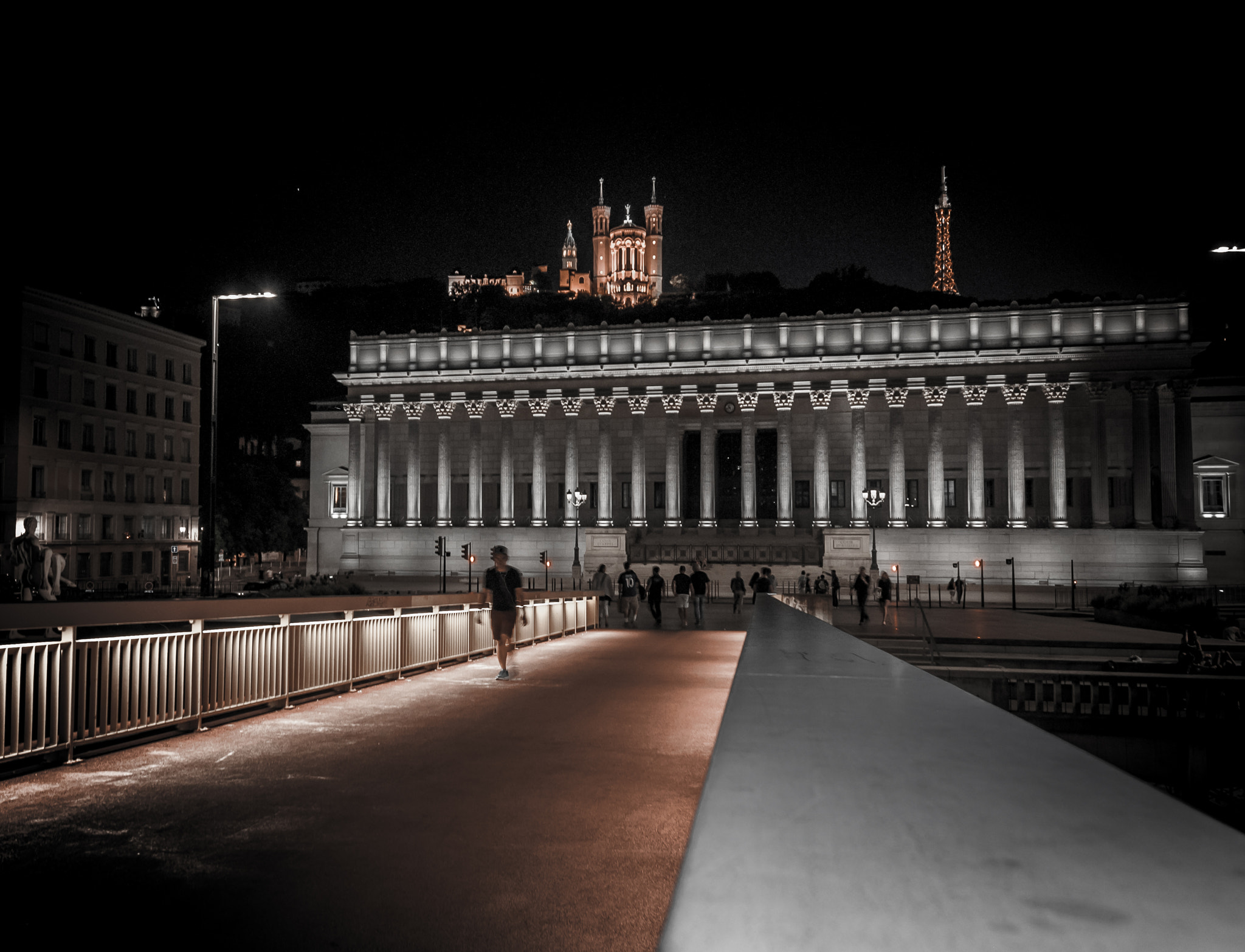Nikon AF-S Nikkor 16-35mm F4G ED VR sample photo. Palais de justice (24 colonnes) photography