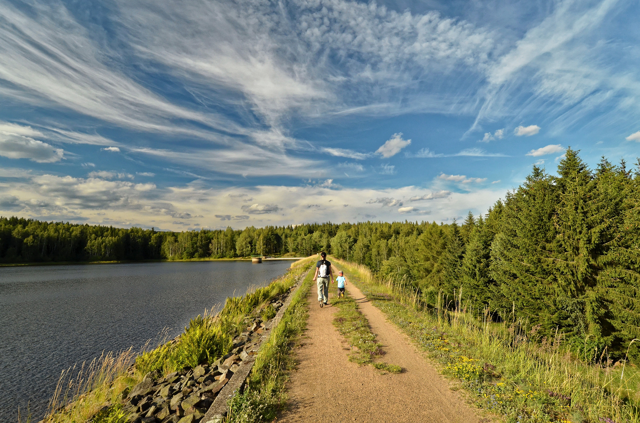 Nikon D5100 + Tokina AT-X Pro 12-24mm F4 (IF) DX sample photo. Summer stroll by the lake photography