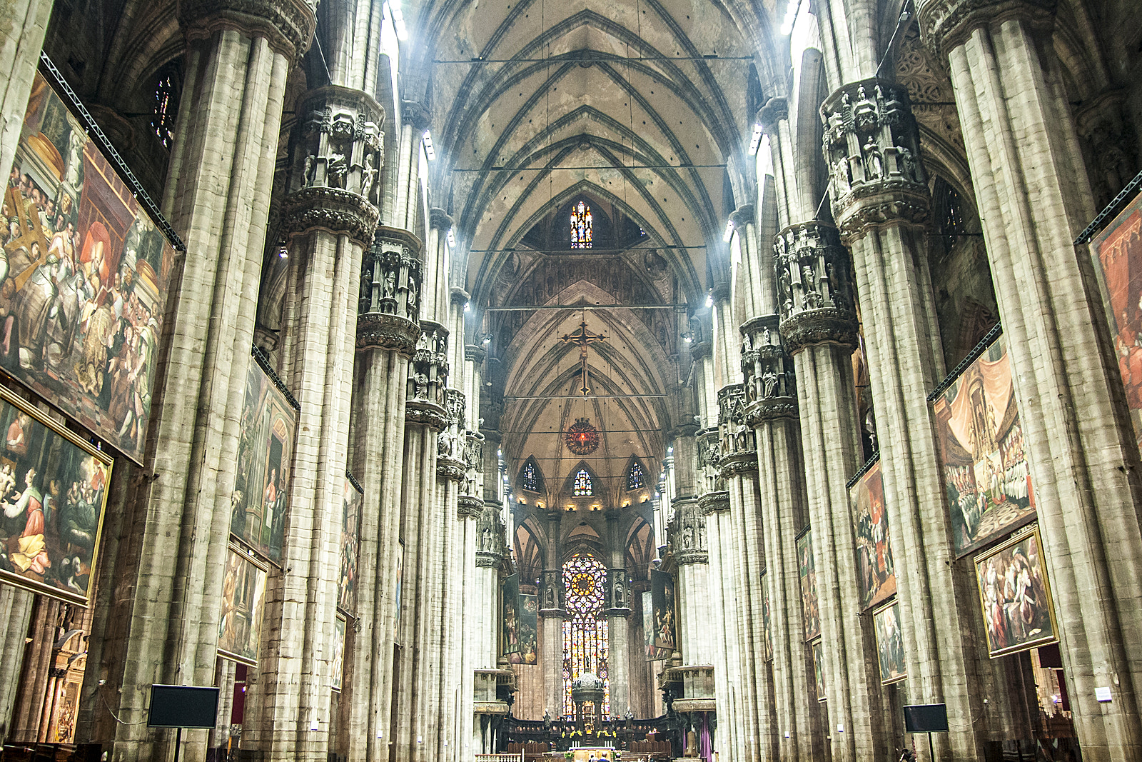 Canon EOS 400D (EOS Digital Rebel XTi / EOS Kiss Digital X) + Sigma 18-50mm f/2.8 Macro sample photo. Duomo photography