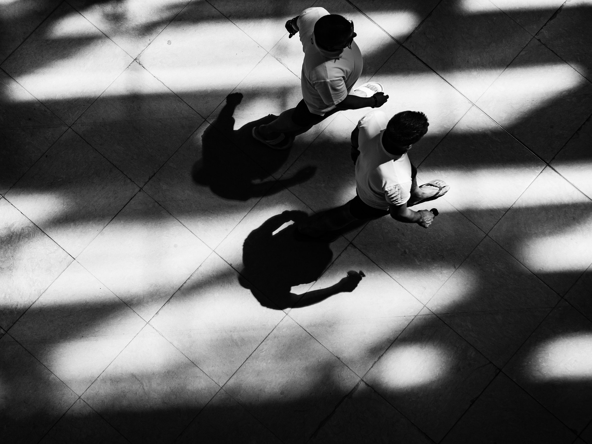 Olympus PEN-F + Olympus M.Zuiko Digital 45mm F1.8 sample photo. Shadows art gallery photography