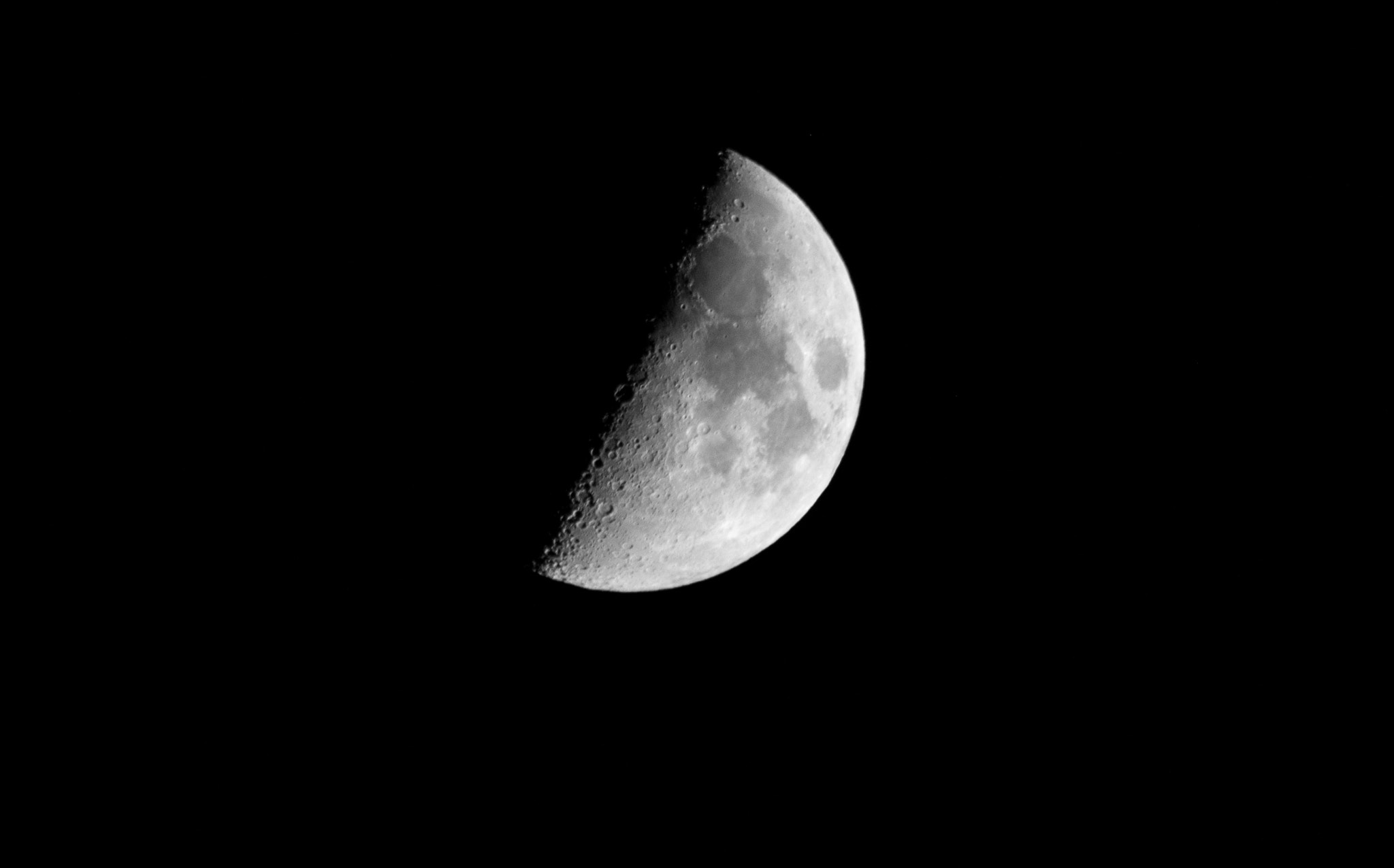 Sigma 150-500mm F5-6.3 DG OS HSM sample photo. July moon photography