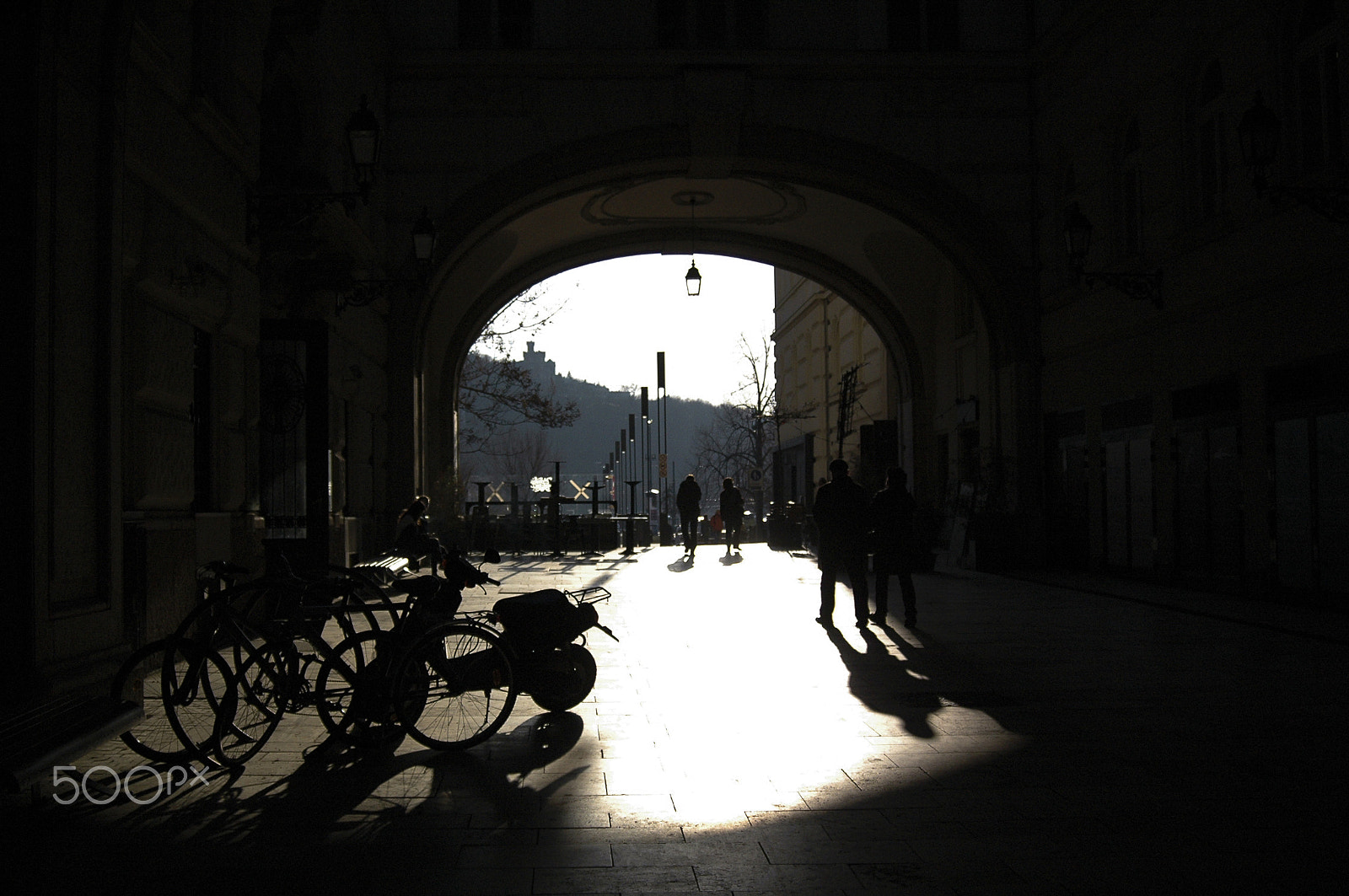 AF Zoom-Nikkor 28-80mm f/3.3-5.6G sample photo. Budapest arch photography