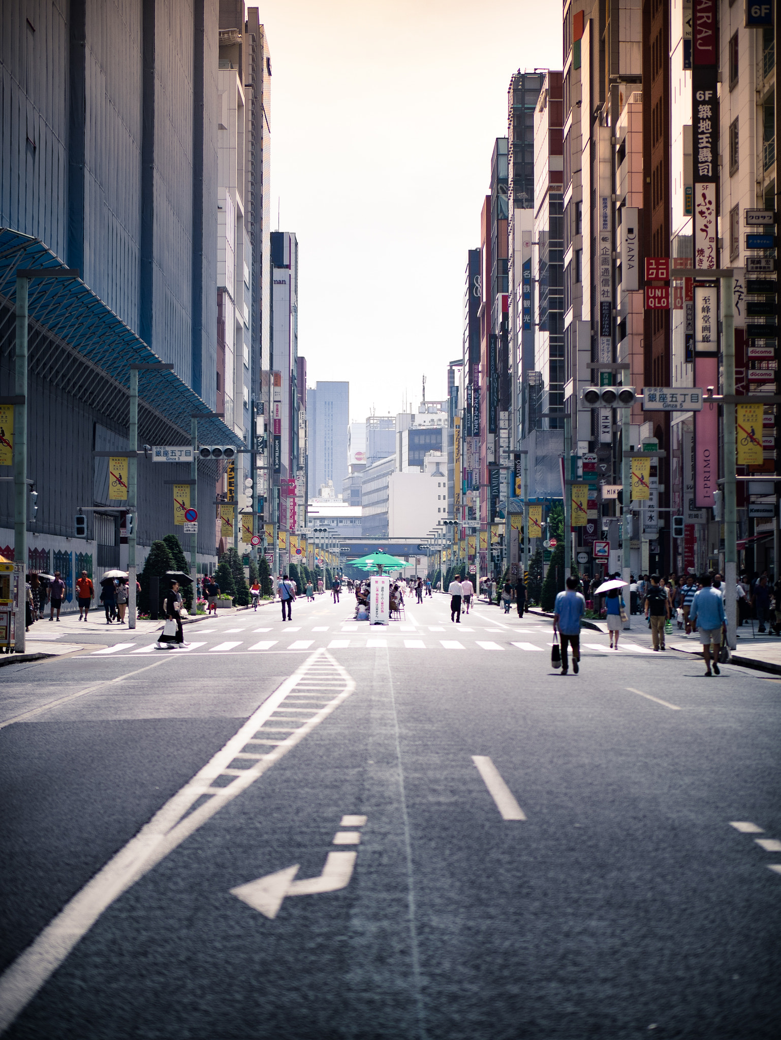 Panasonic Leica DG Nocticron 42.5mm F1.2 ASPH OIS sample photo. Slow days street photography