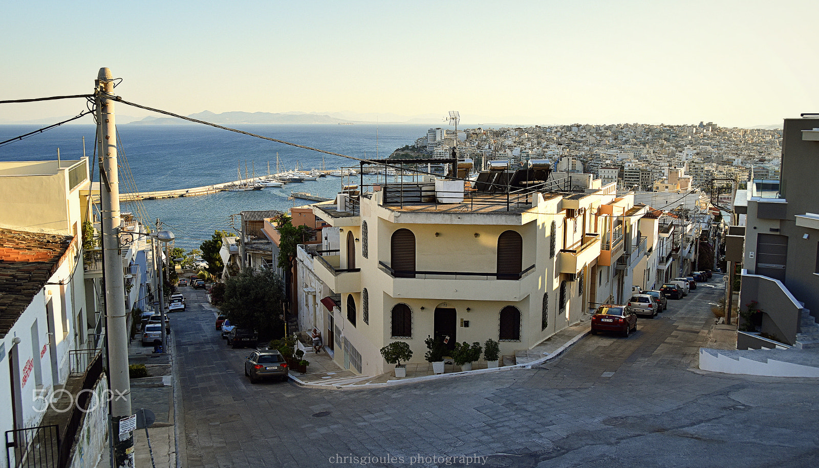 Nikon D5500 + Nikon AF-S DX Nikkor 18-200mm F3.5-5.6G ED VR II sample photo. Piraeus neighborhood photography