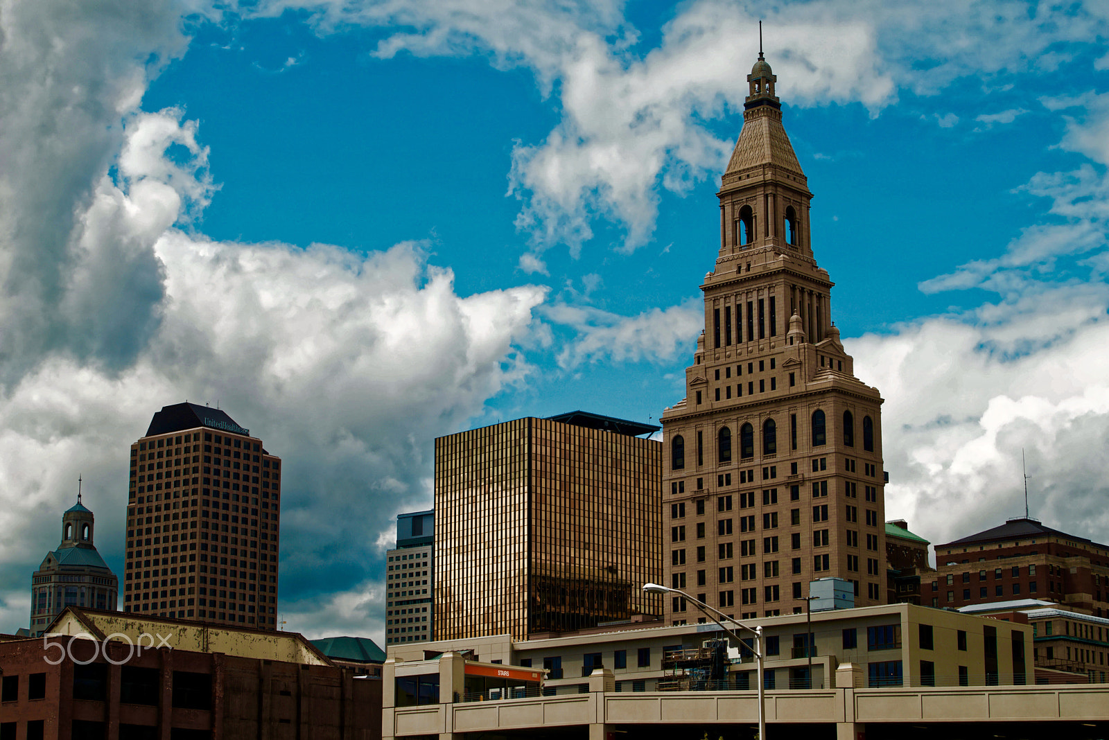 Sony a7R + Sony FE 70-200mm F4 G OSS sample photo. Travelers tower photography