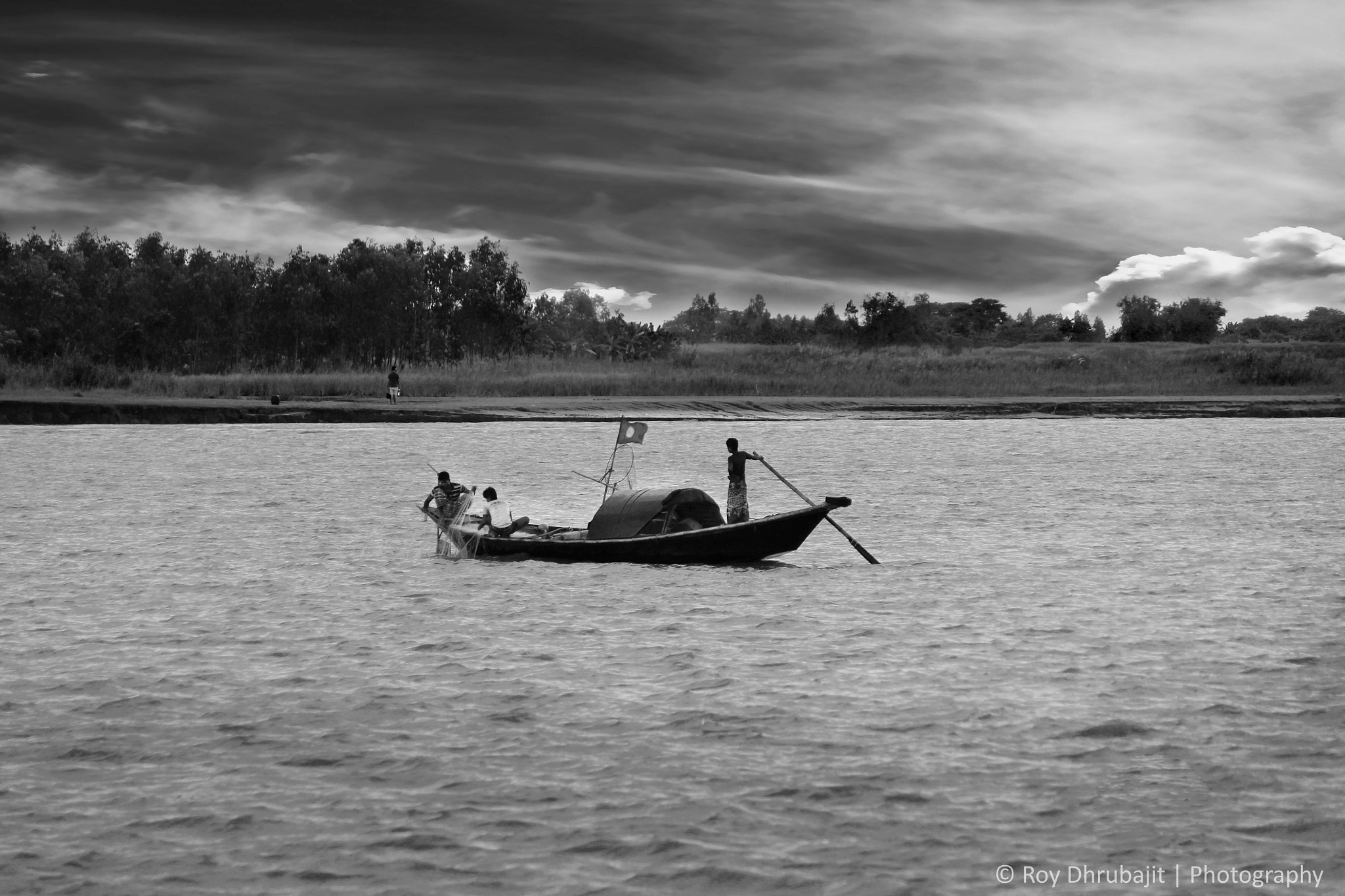 Canon EOS 600D (Rebel EOS T3i / EOS Kiss X5) + Canon EF-S 55-250mm F4-5.6 IS II sample photo. Padma river photography