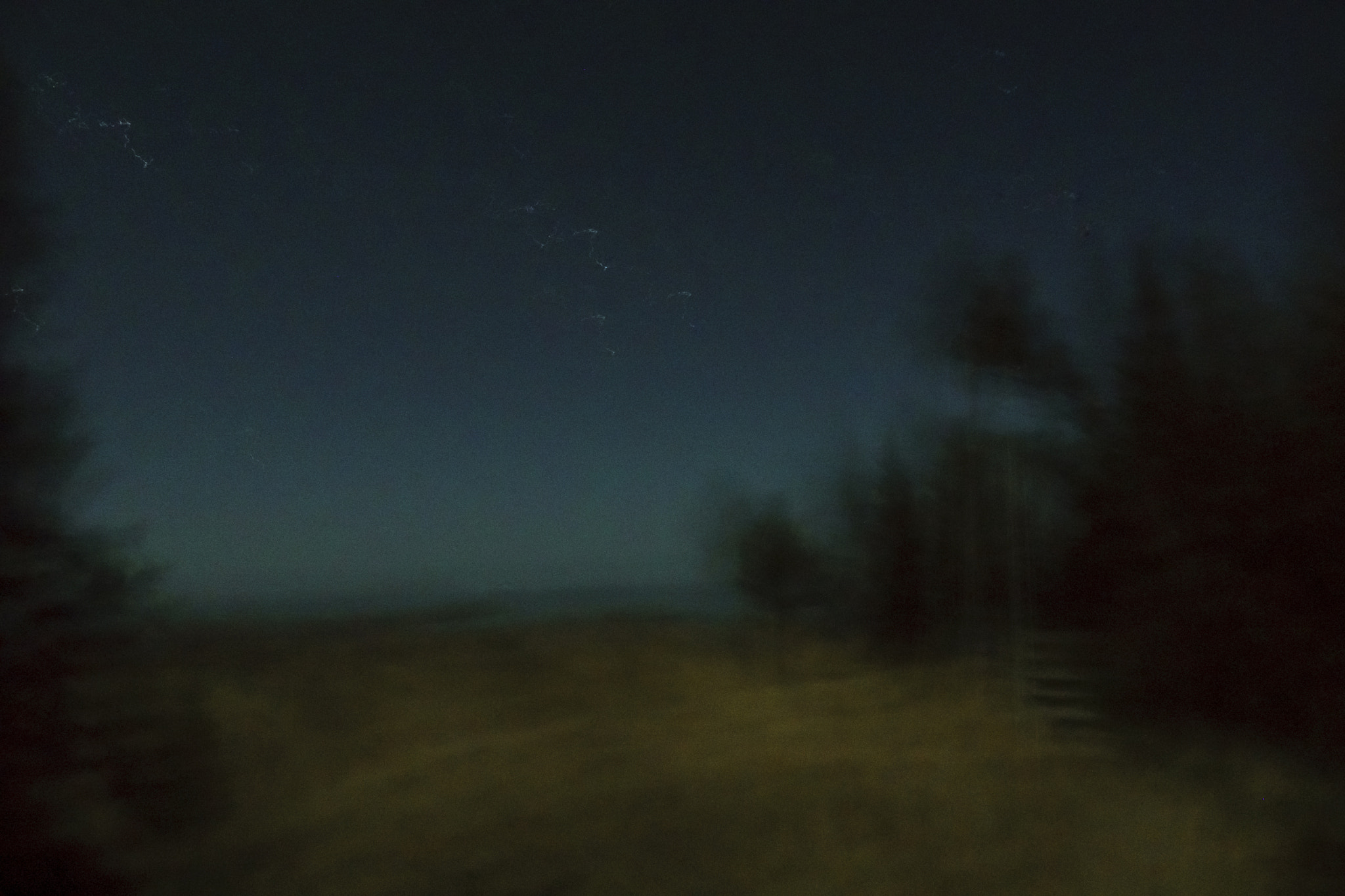 Sony DT 18-250mm F3.5-6.3 sample photo. Handheld aurora photography