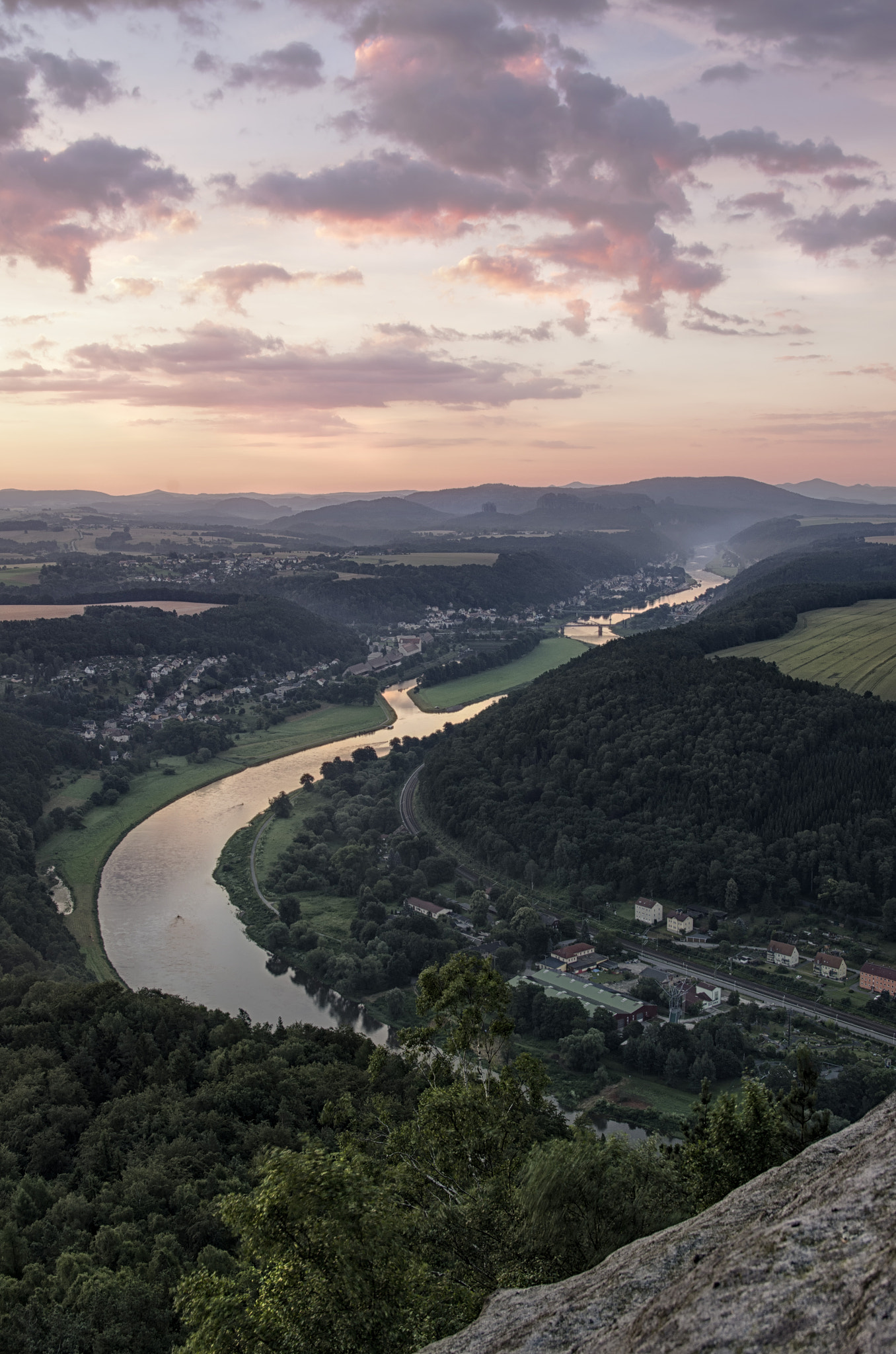 Pentax smc DA 18-55mm F3.5-5.6 AL sample photo. Morning view of bad schandau photography