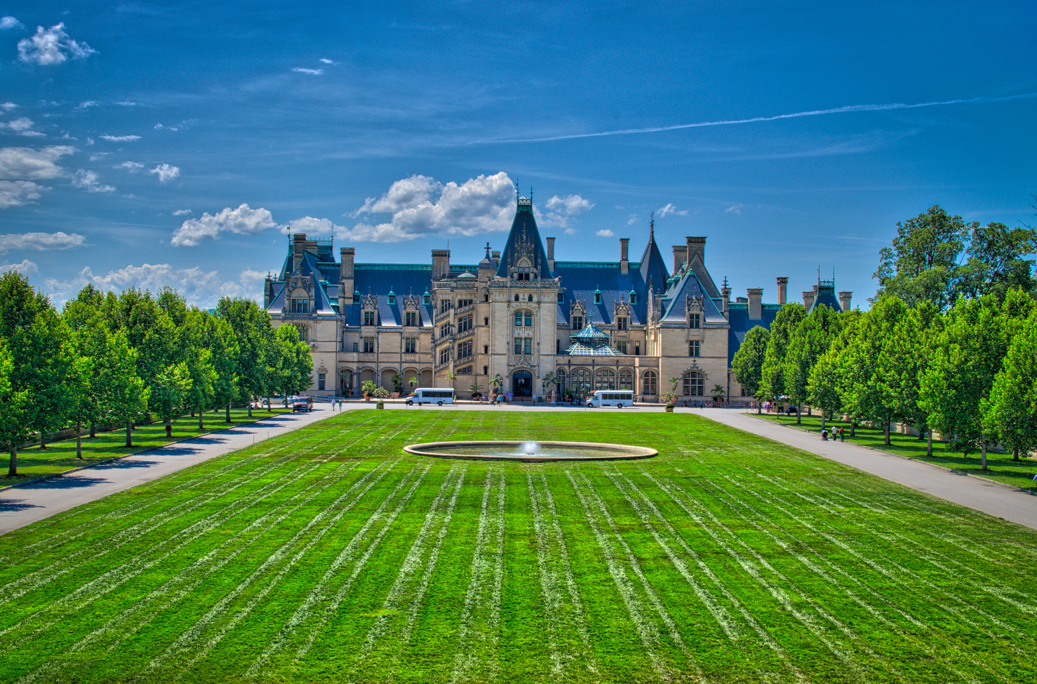 Nikon D5100 + Sigma 18-125mm F3.8-5.6 DC OS HSM sample photo. Biltmore estate photography