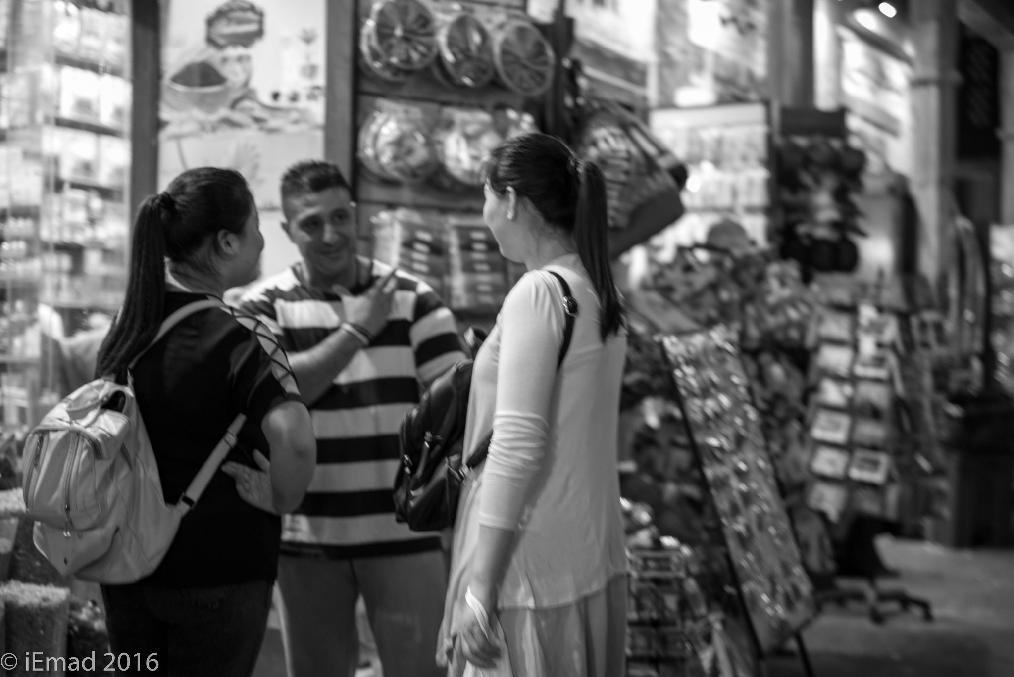 Leica APO-Summicron-M 50mm F2 ASPH sample photo. Happy discussion... photography
