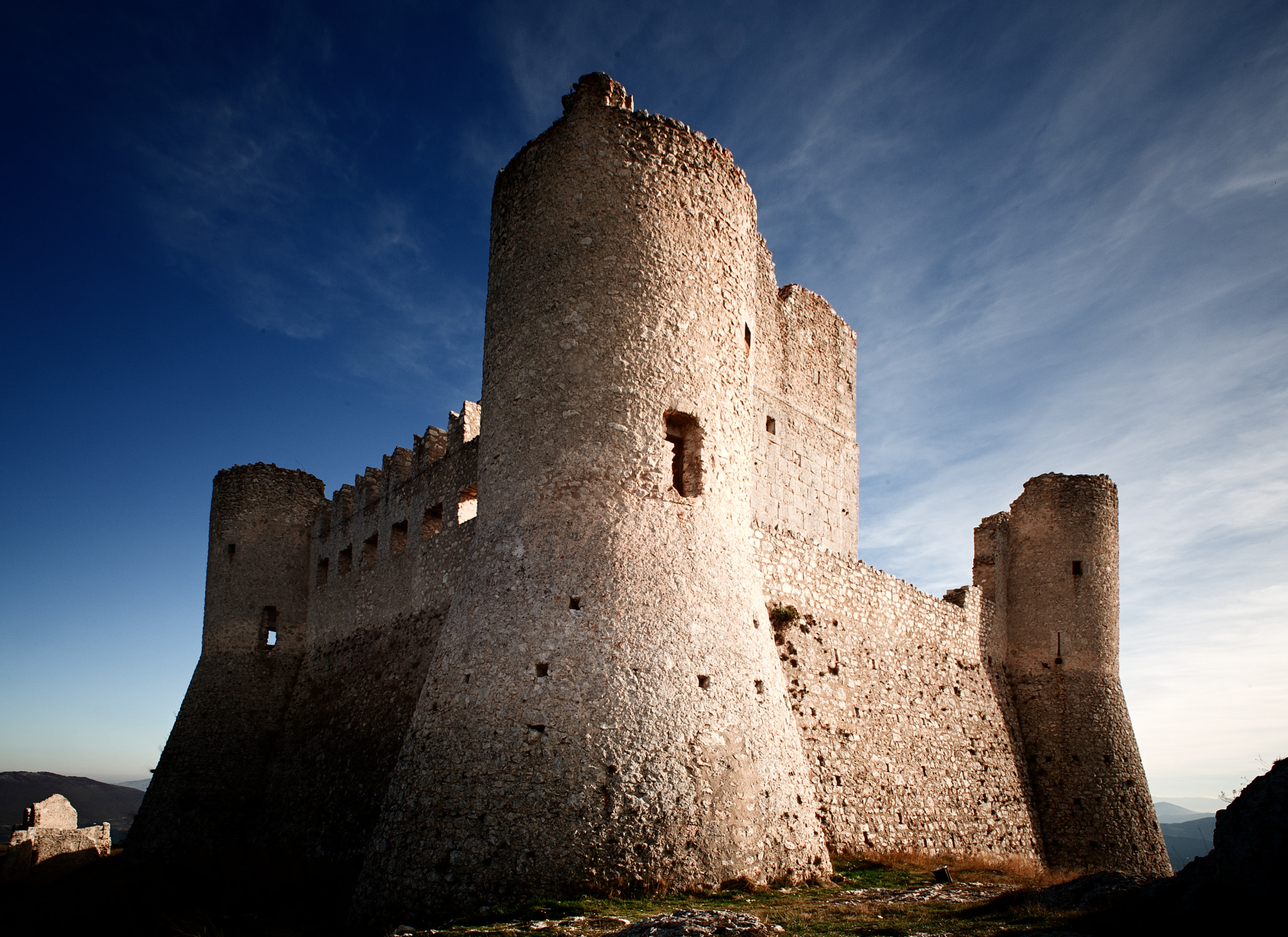 Nikon D700 + Nikon AF Nikkor 20mm F2.8D sample photo. Rocca calascio photography
