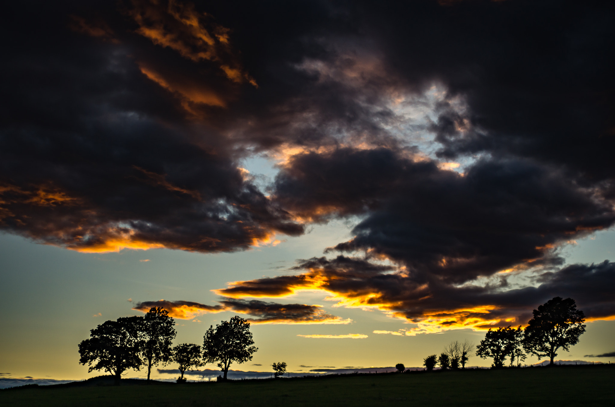 Pentax K-5 + smc PENTAX-FA 28-200mm F3.8-5.6 AL[IF] sample photo. Sky on fire photography