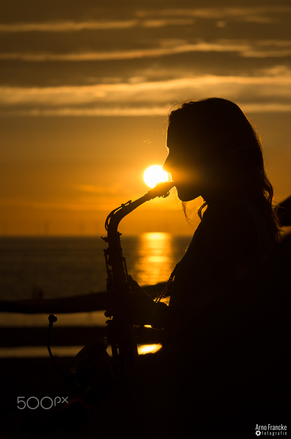 Pentax K-5 IIs + Sigma 70-200mm F2.8 EX DG OS HSM sample photo. Lady with the saxophone photography