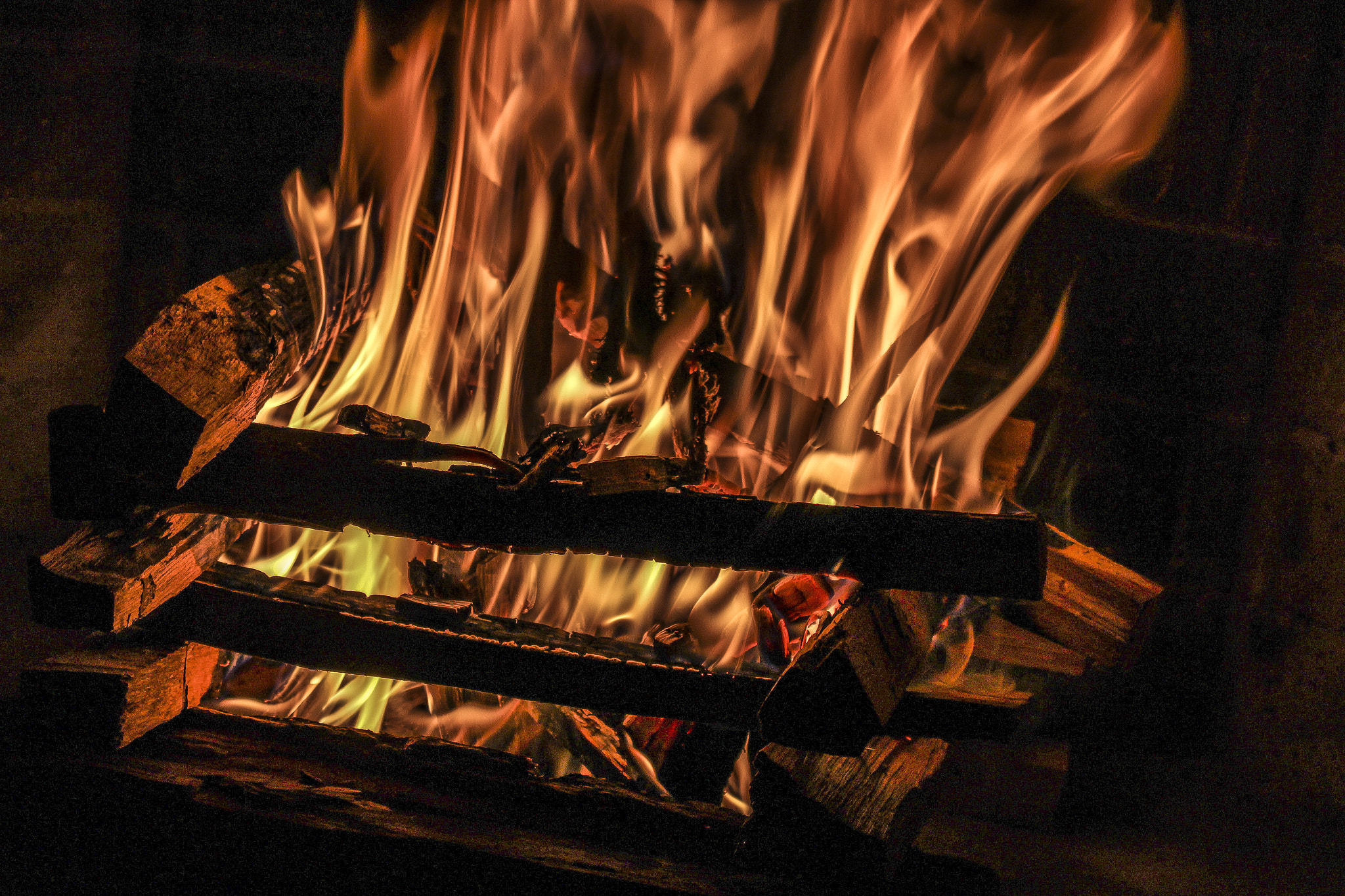 Canon EOS 1200D (EOS Rebel T5 / EOS Kiss X70 / EOS Hi) sample photo. Fire photography