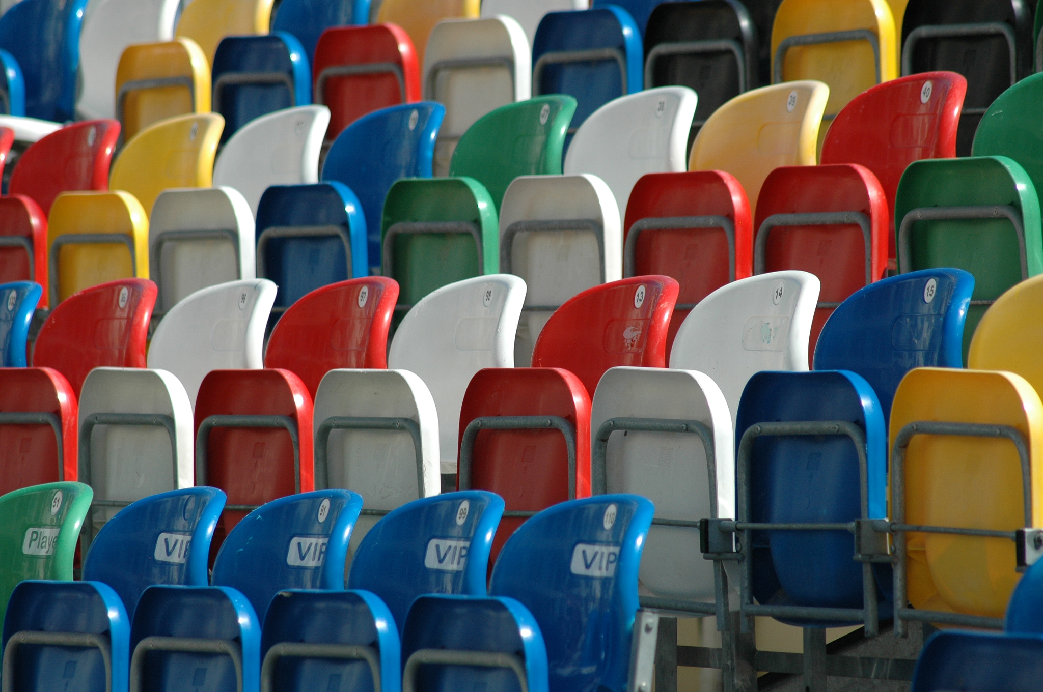 Nikon D70 + AF Zoom-Nikkor 70-300mm f/4-5.6D ED sample photo. Seating photography