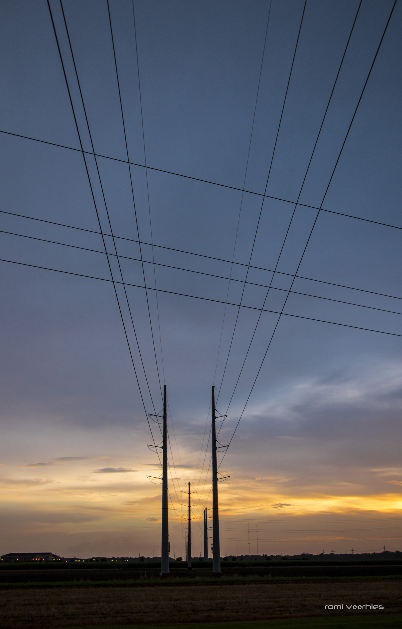 Canon EOS 750D (EOS Rebel T6i / EOS Kiss X8i) sample photo. Signals crossed photography