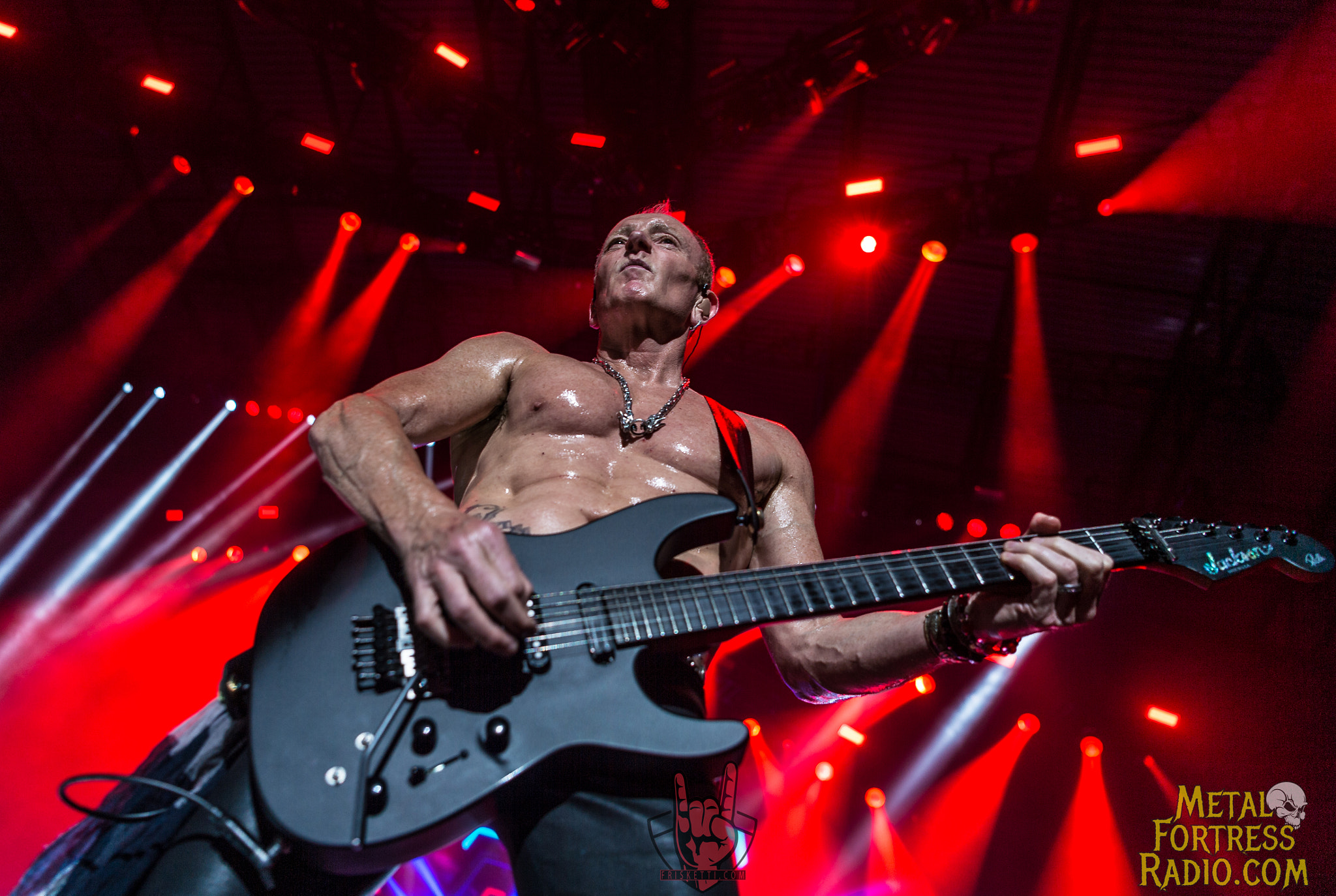 Nikon AF-S Nikkor 24-70mm F2.8E ED VR sample photo. Def leppard at nikon theater at jones beach 7/11/16 35 years to the day of the release of high n dry photography